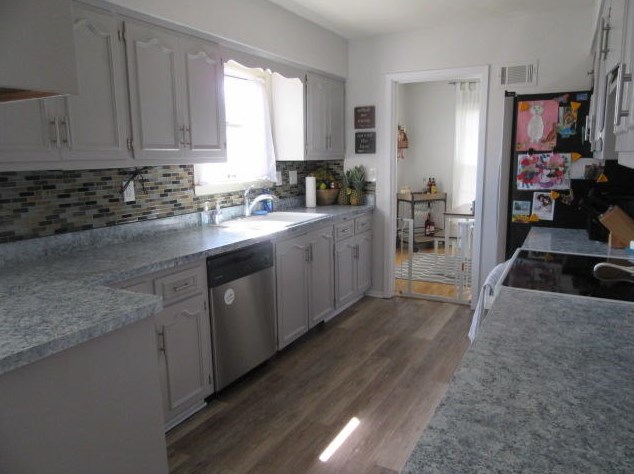 700 Kingston Ave, Racine WI  53402-4047 exterior