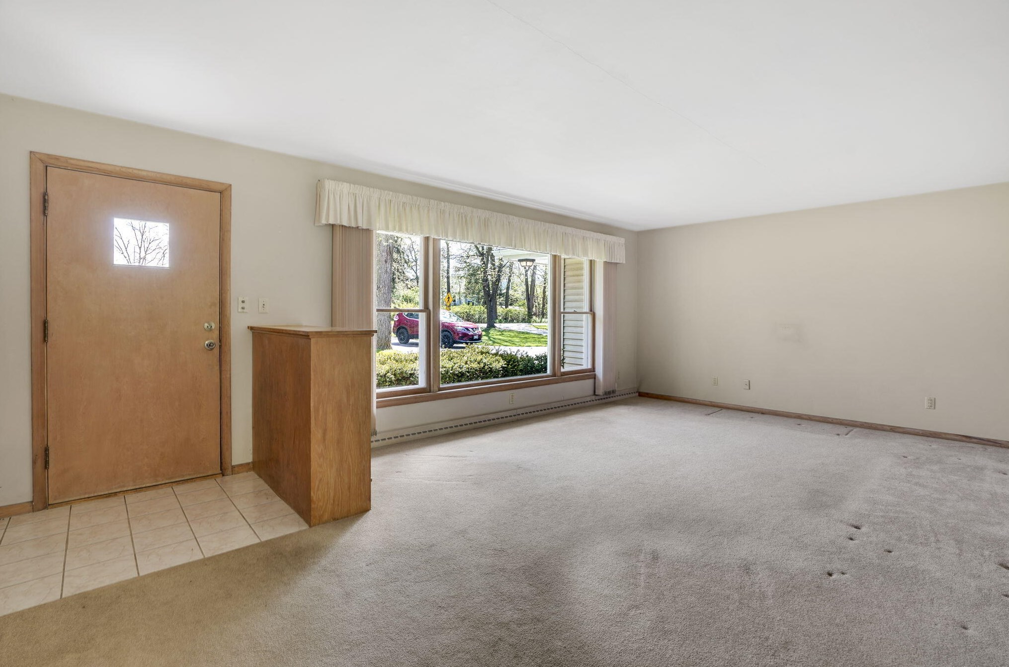 1303 Main St, Delafield WI  53018-1620 exterior