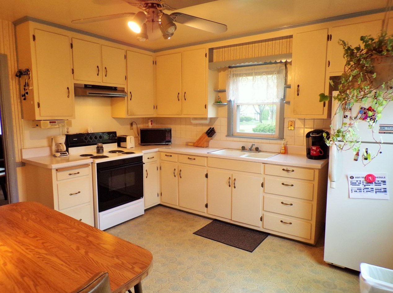 2712 7th St, Sheboygan WI  53081-6802 exterior