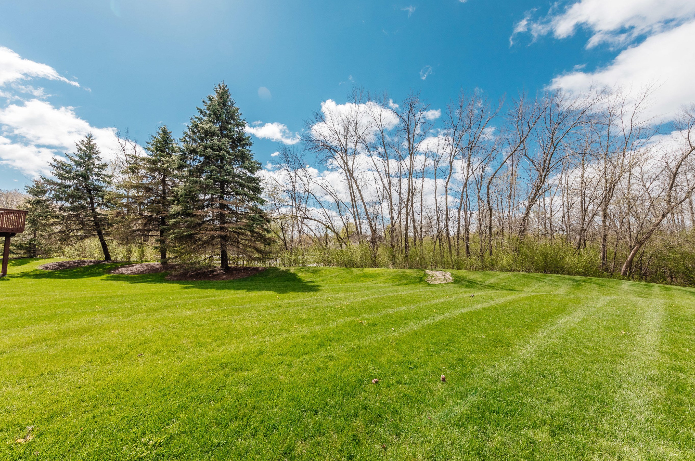 17515 Emily Ann Ct, Brookfield WI  53045-2074 exterior