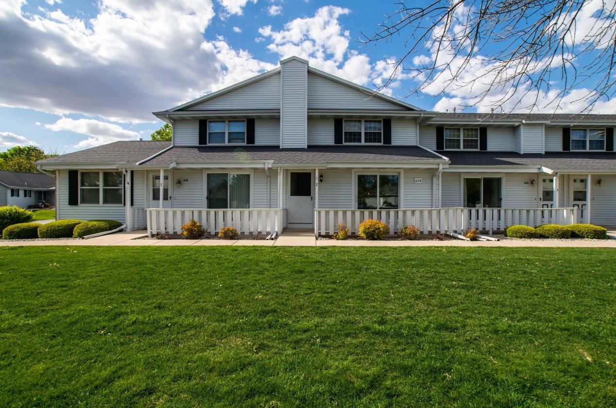 628 Westbury Ln, Delavan WI  53115-3171 exterior