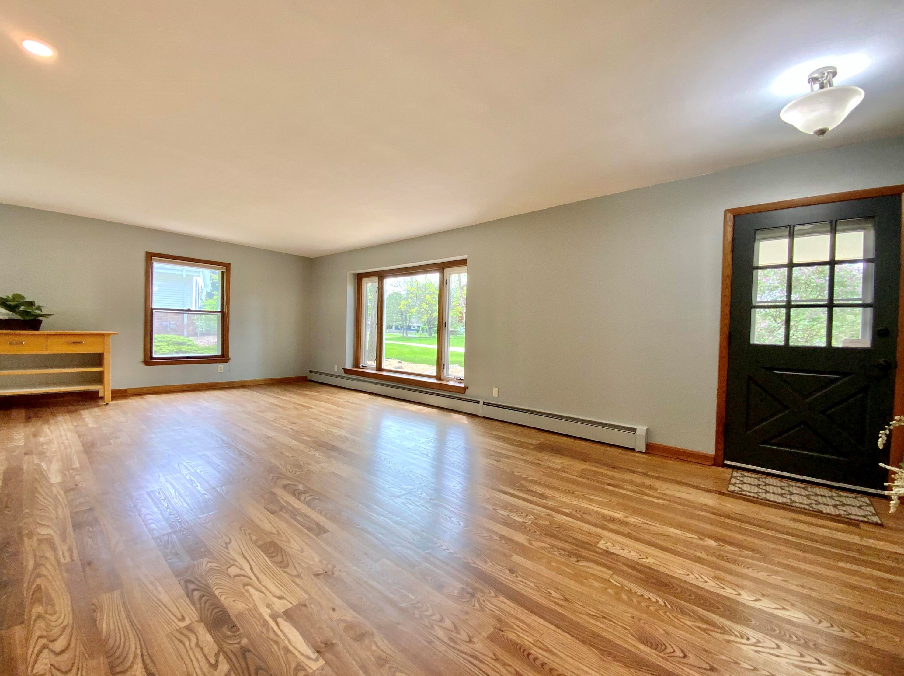 17720 Redvere Dr, Brookfield WI  53045-1322 exterior