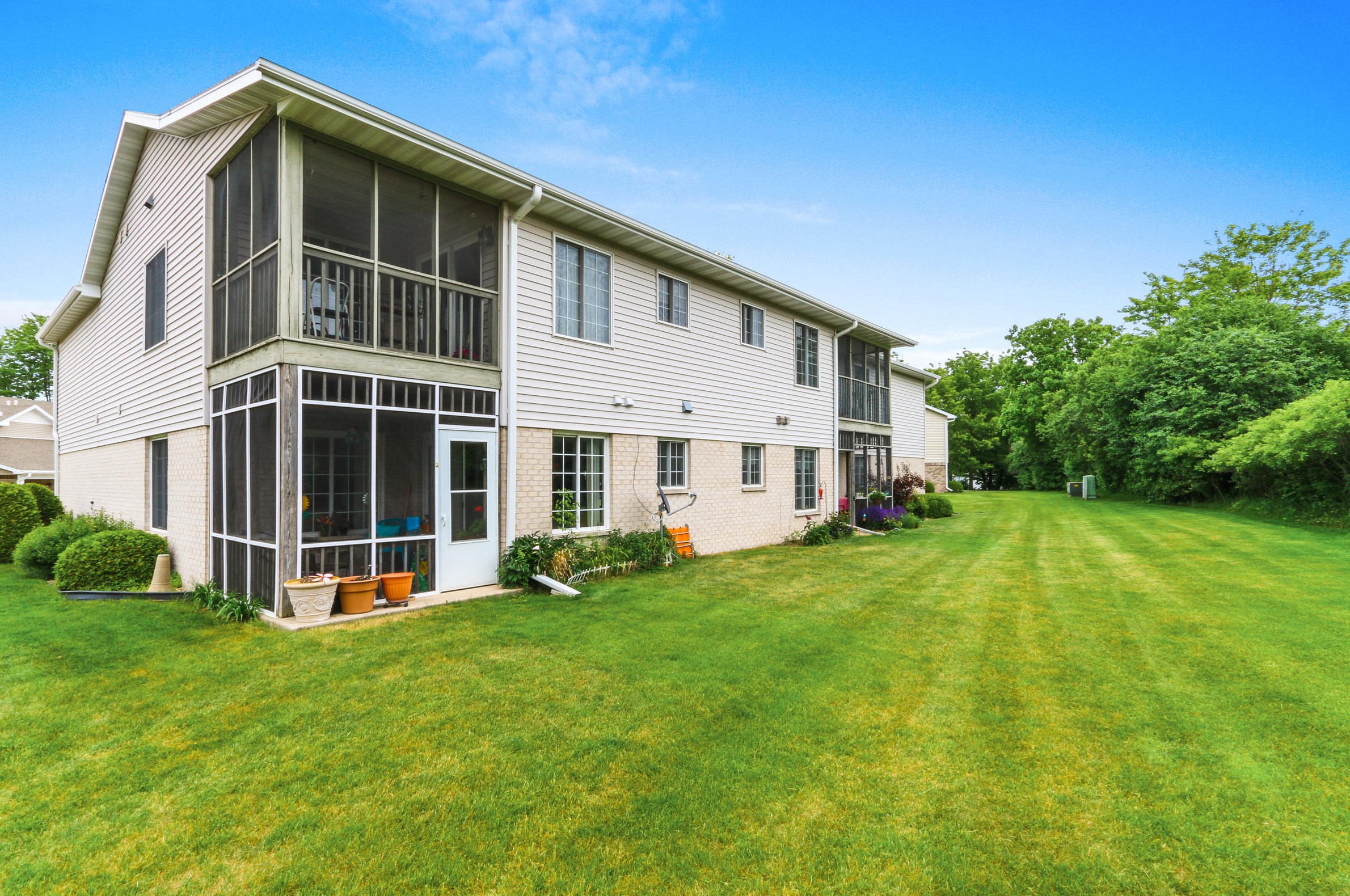 129 S Curtis St #1021, Lake Geneva, WI 53147