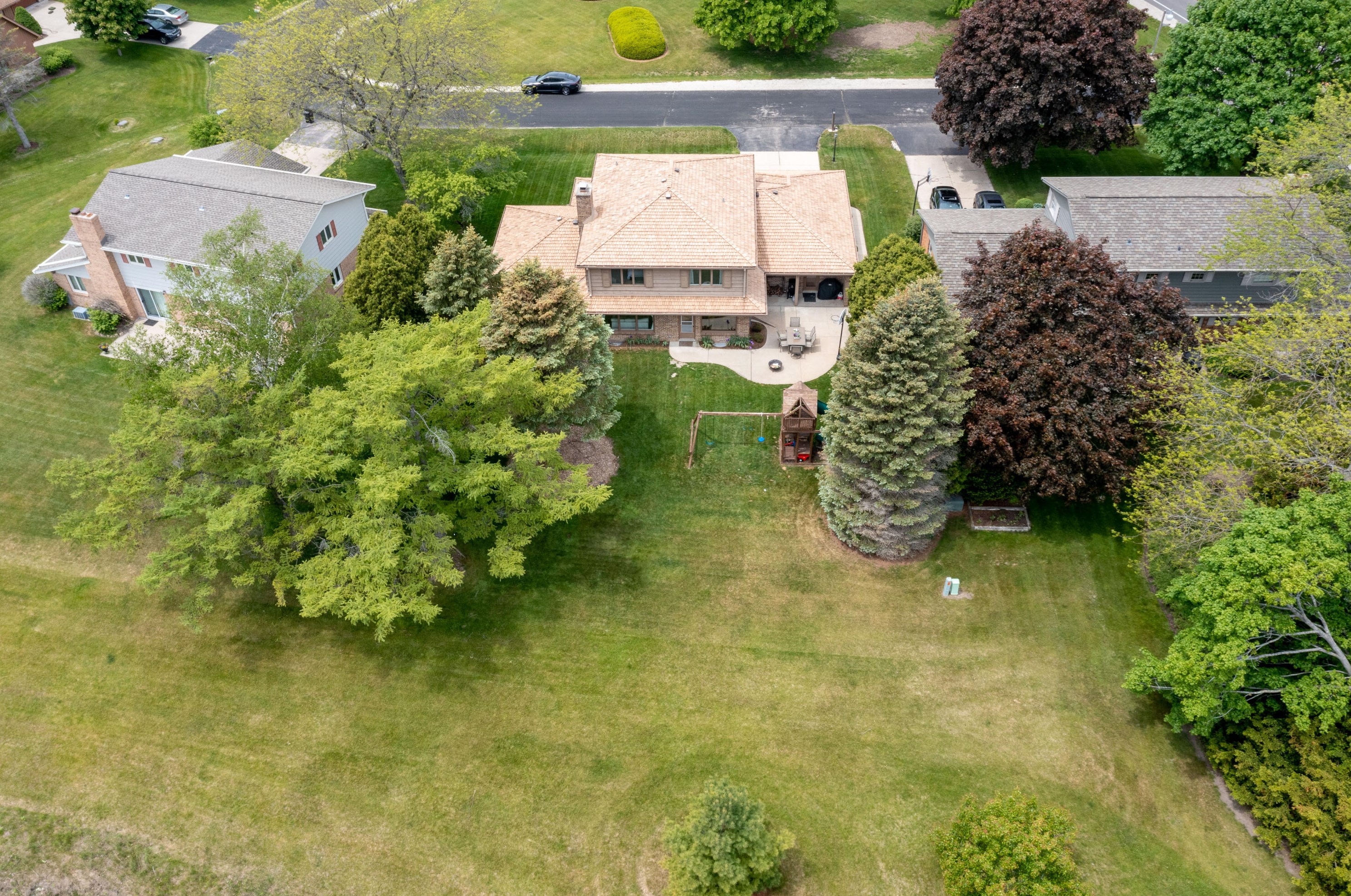 3 Shorewood Ct, Racine WI  53402-2619 exterior