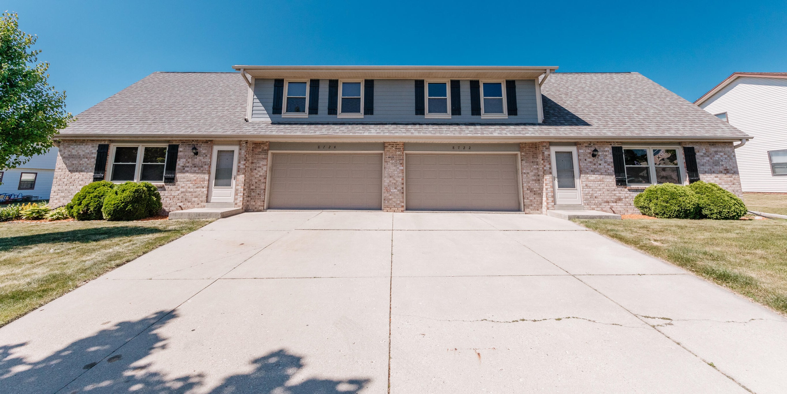 8722 Cascade Dr, Hales Corners WI 53132-8936 exterior