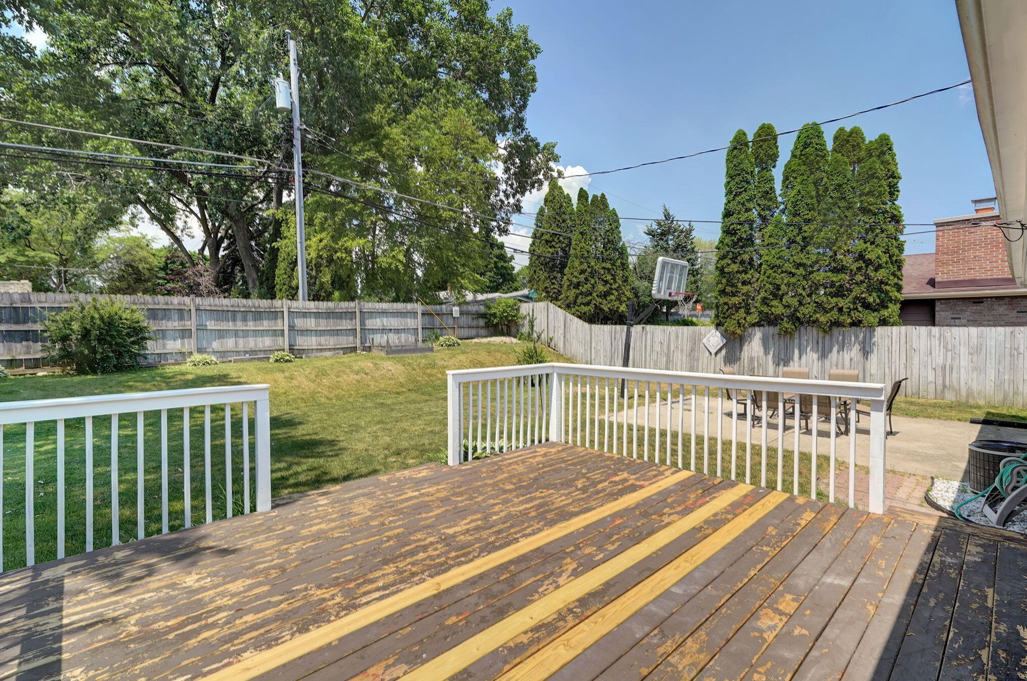 610 Echo Ln, Racine WI  53406-4112 exterior