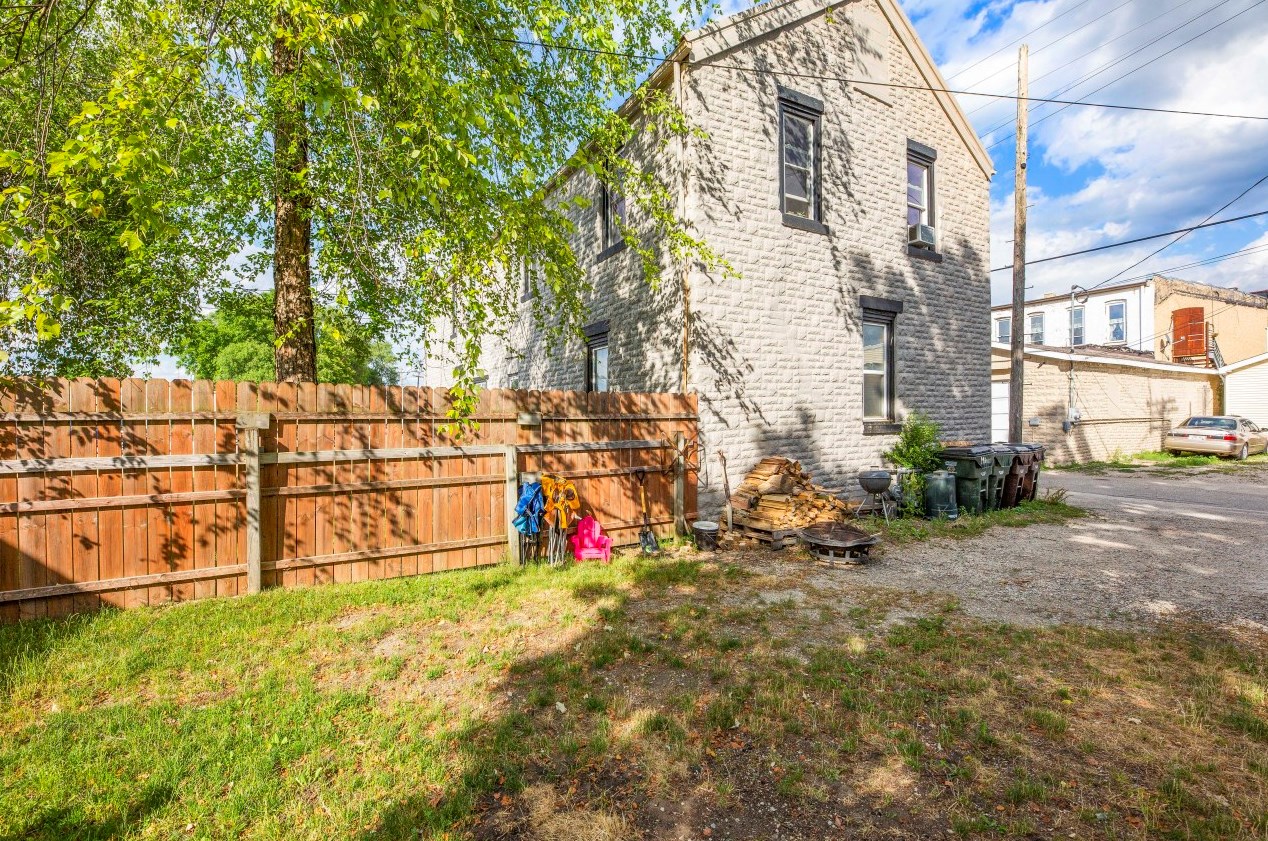 115 2nd St, Palmyra WI  53156-9679 exterior