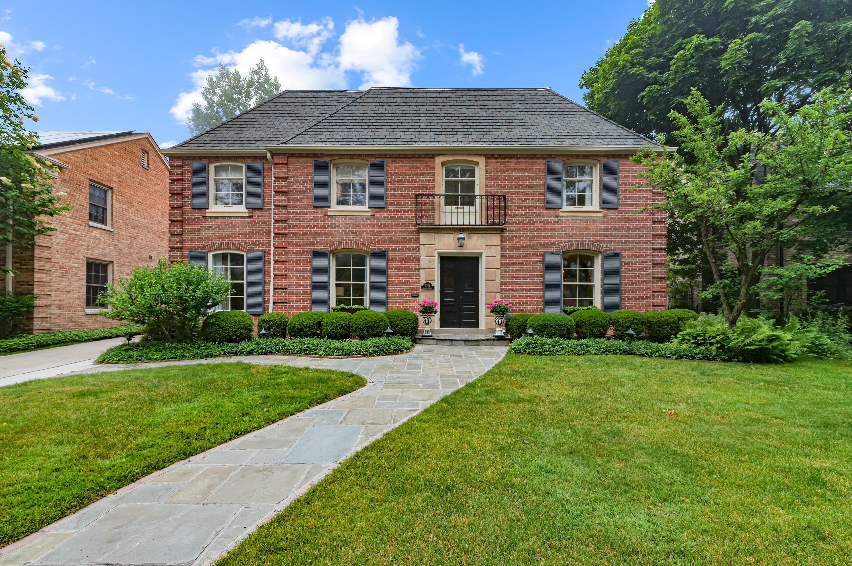 4749 Cramer St, Milwaukee WI 53211-1228 exterior