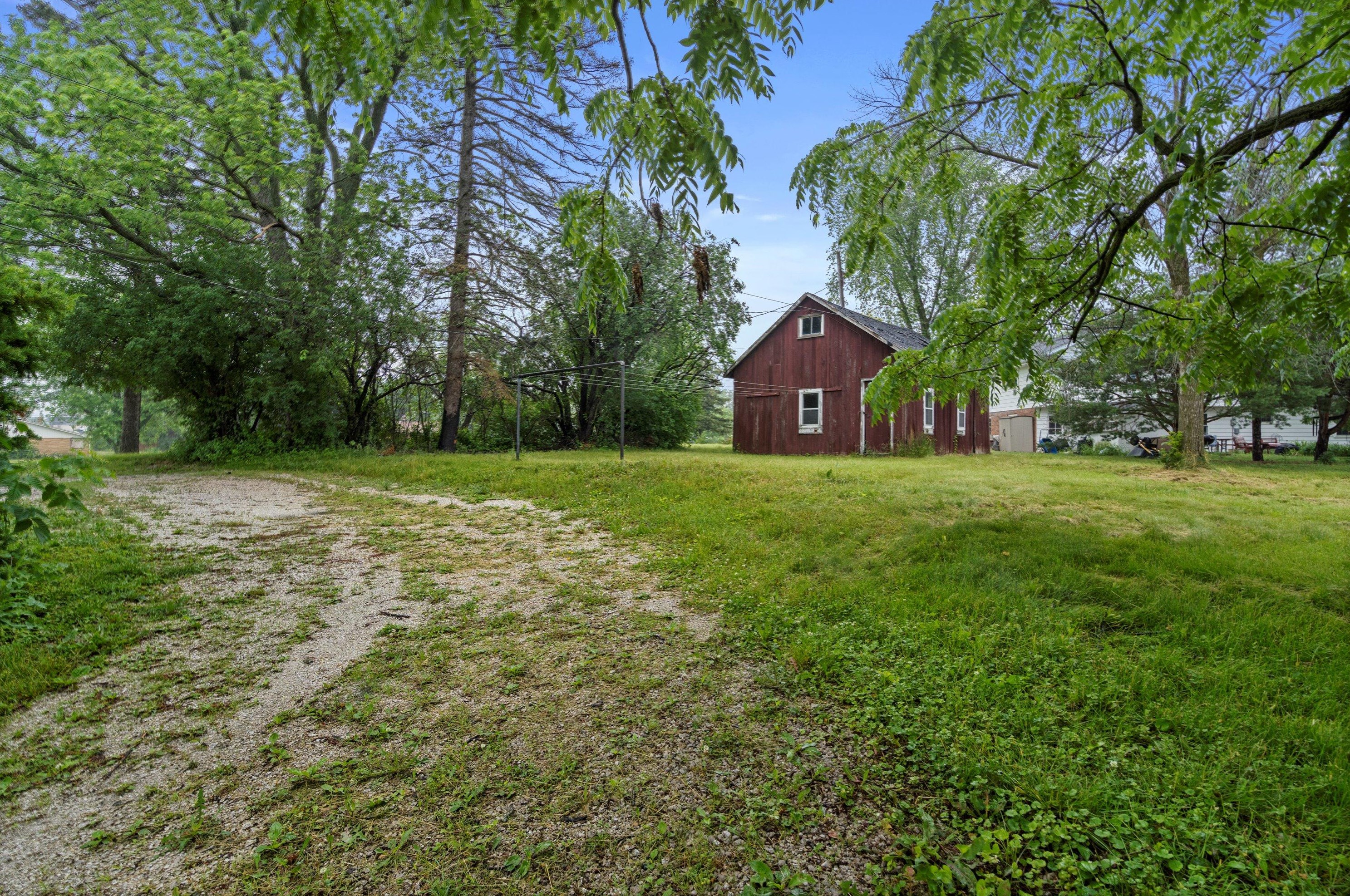 3840 Calhoun Rd, Brookfield WI  53005-2181 exterior