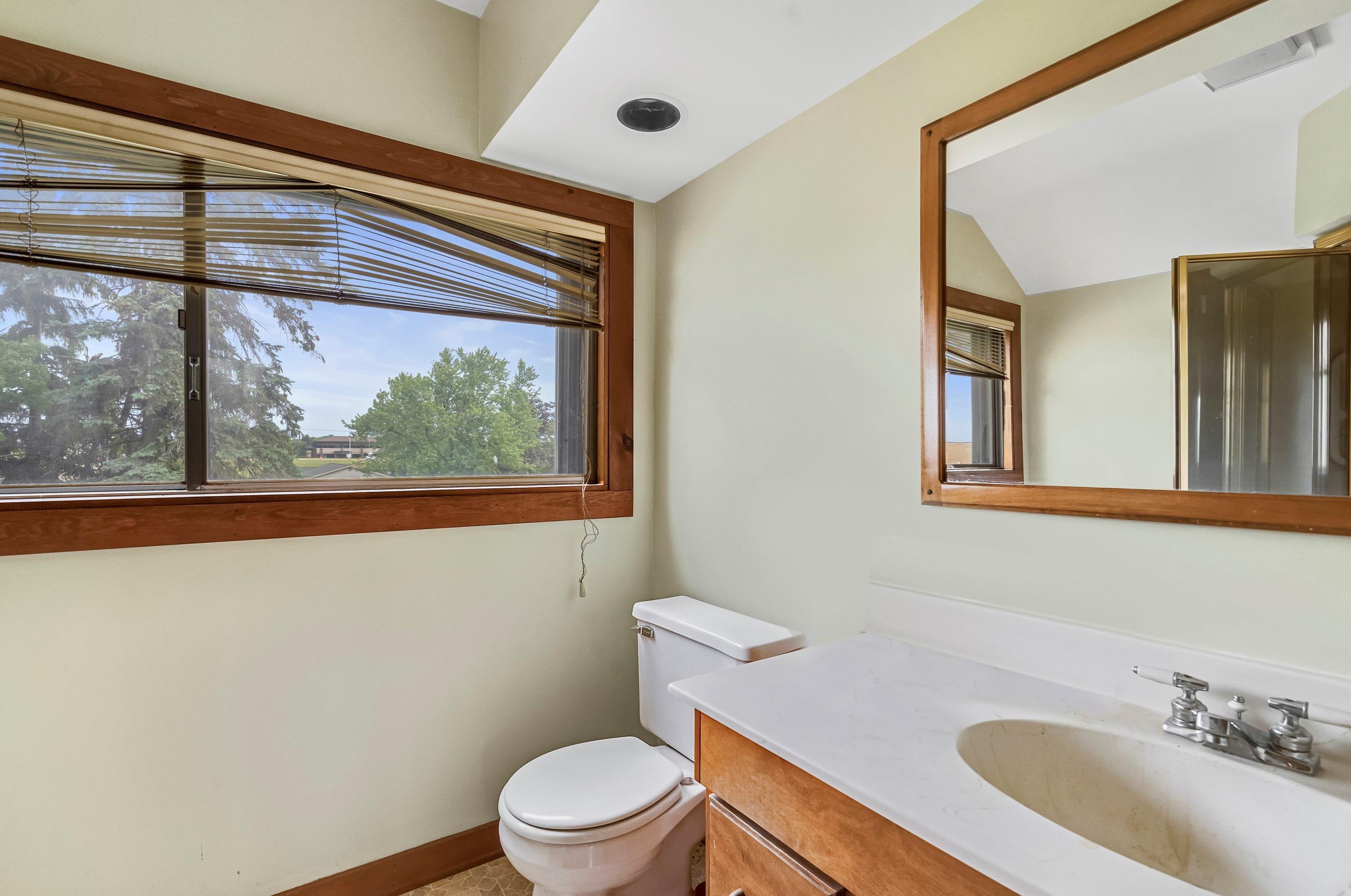 3840 Calhoun Rd, Brookfield WI  53005-2181 exterior