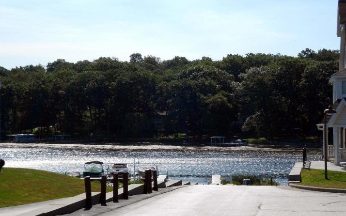 2145 Landings Ln, Delavan WI  53115-3992 exterior