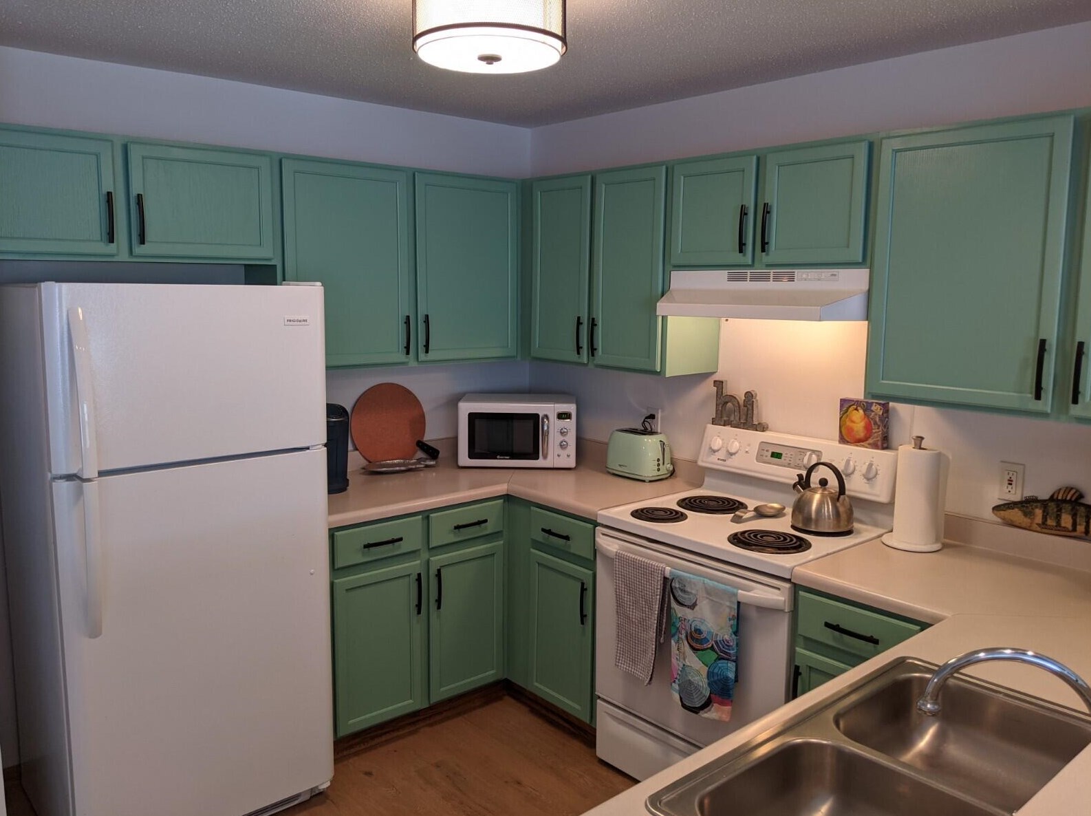 2145 Landings Ln, Delavan WI  53115-3992 exterior