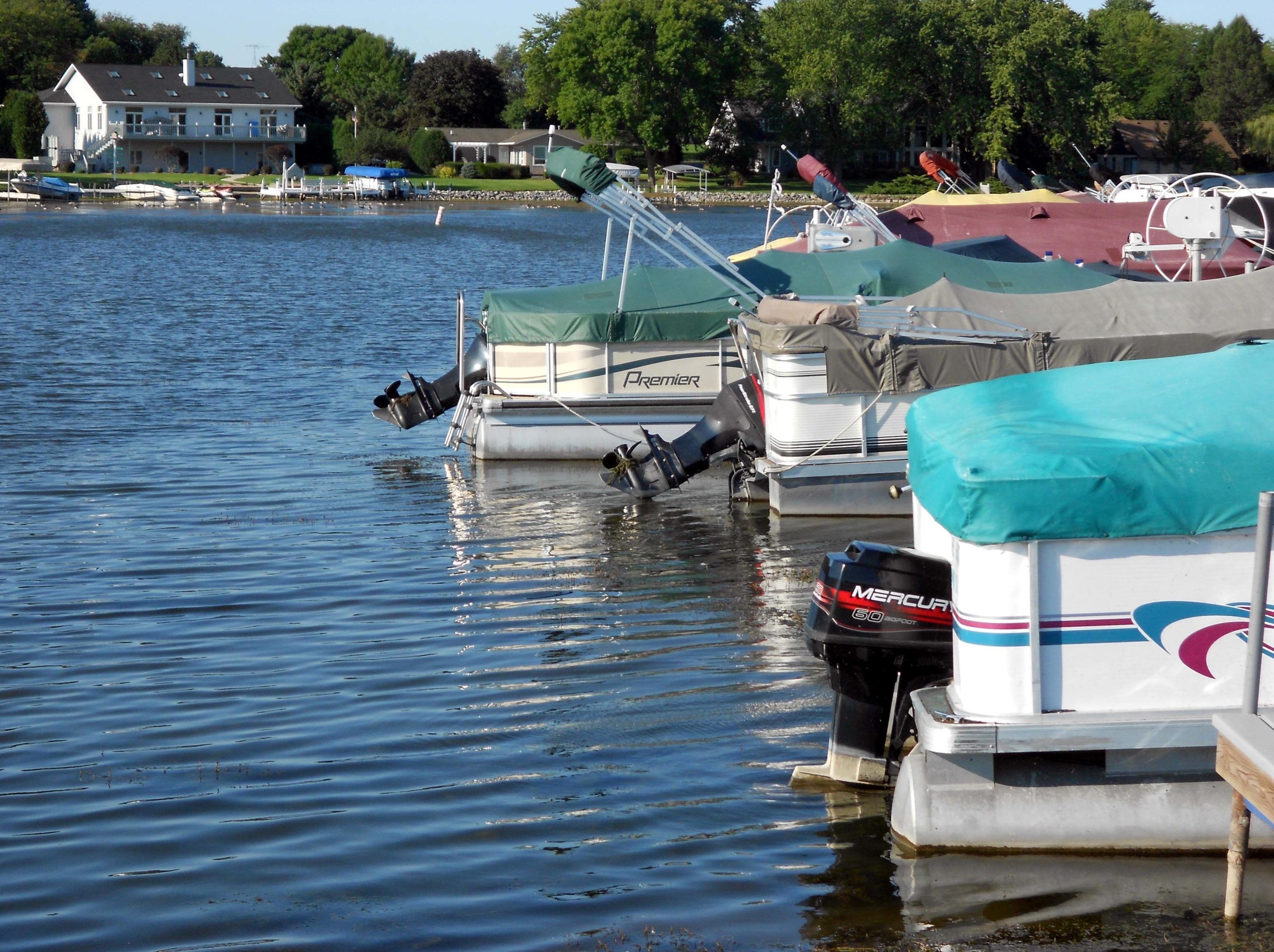 2145 Landings Ln, Delavan WI  53115-3992 exterior