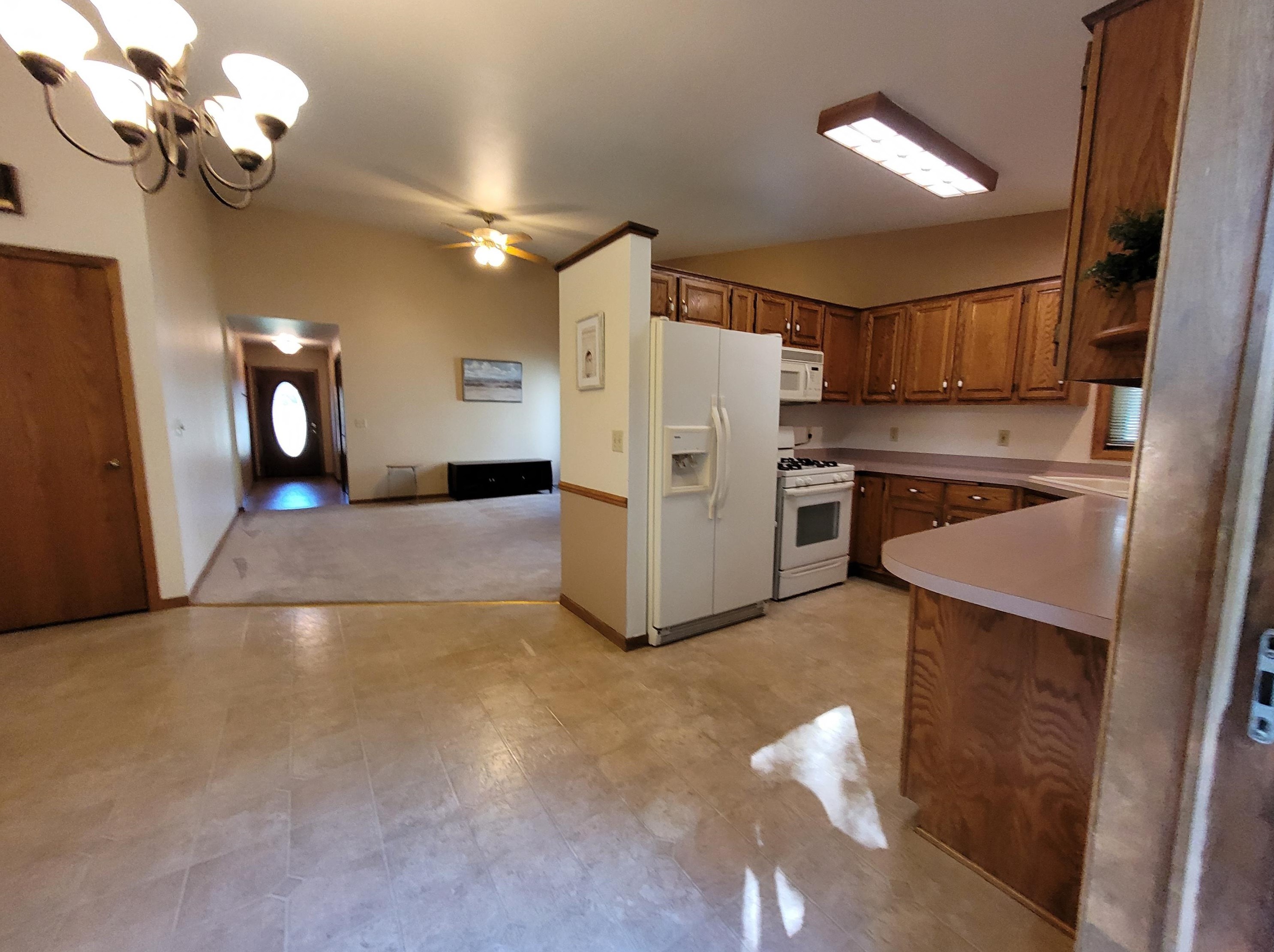 1218 Vogt Dr, West Bend, WI 53095