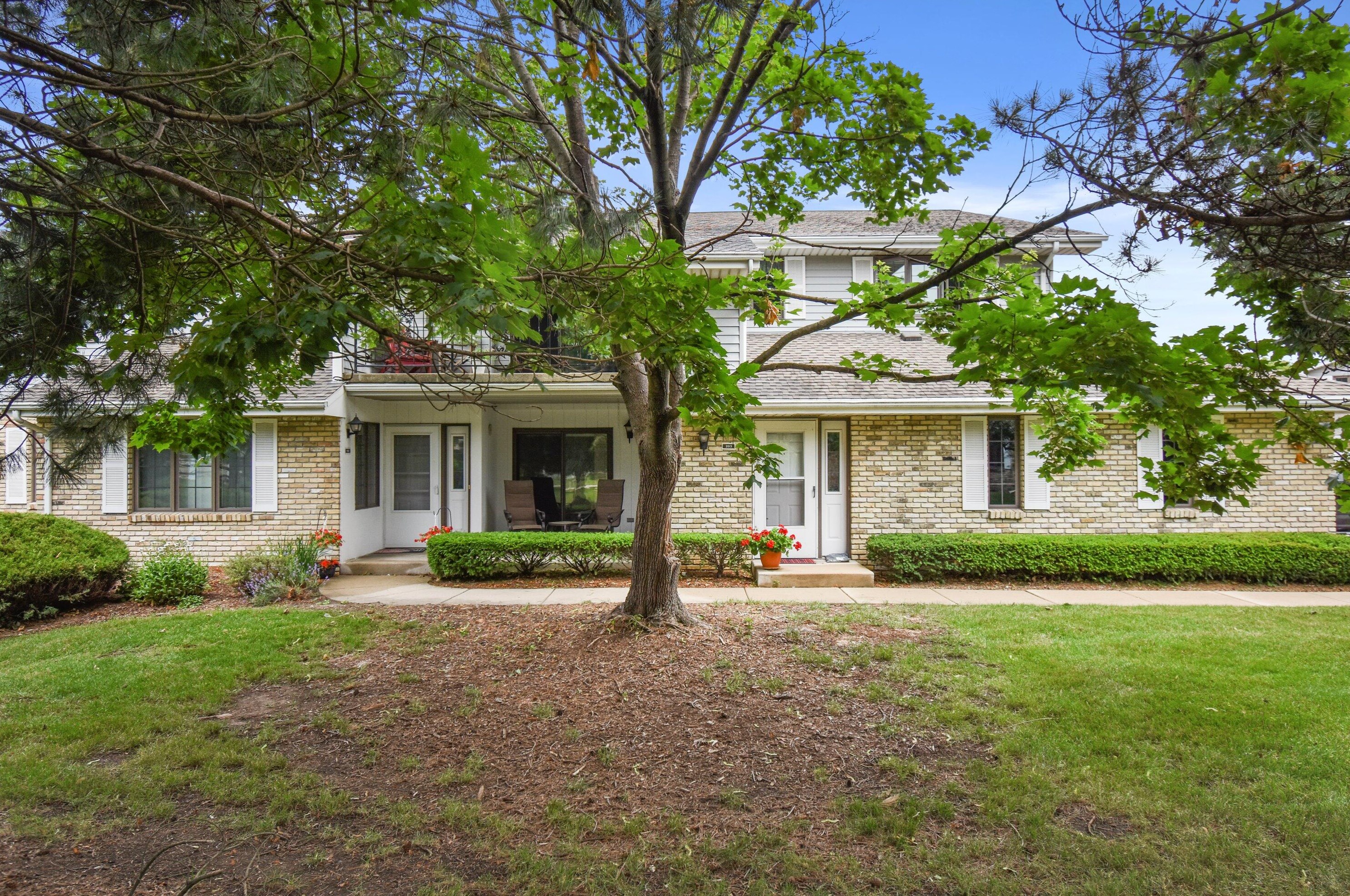 1420 Pheasant Run Dr, Racine WI  53406-5764 exterior