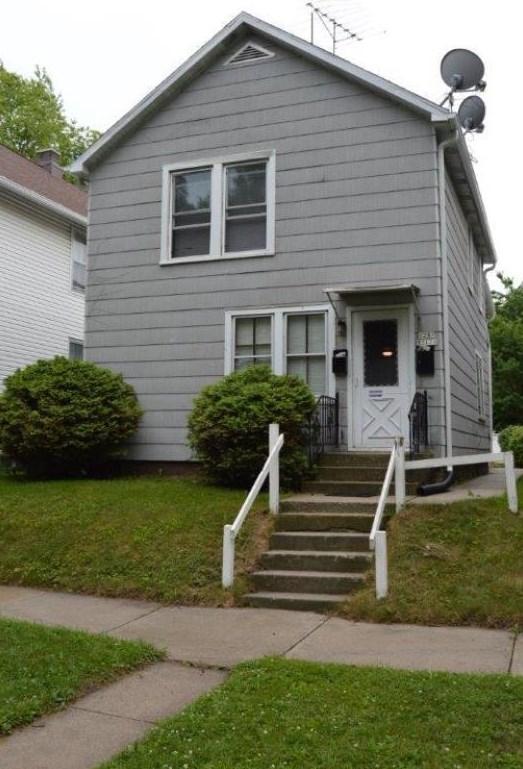 1217 Alabama Ave, Sheboygan WI  53081-5219 exterior