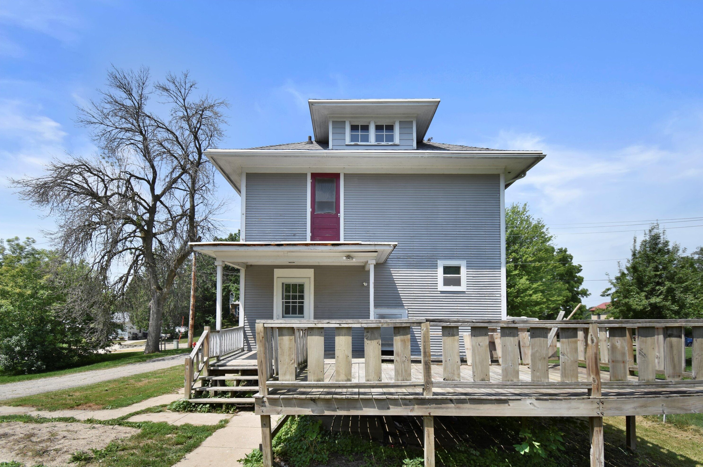 215 Valley St, Horicon WI  53032-1341 exterior