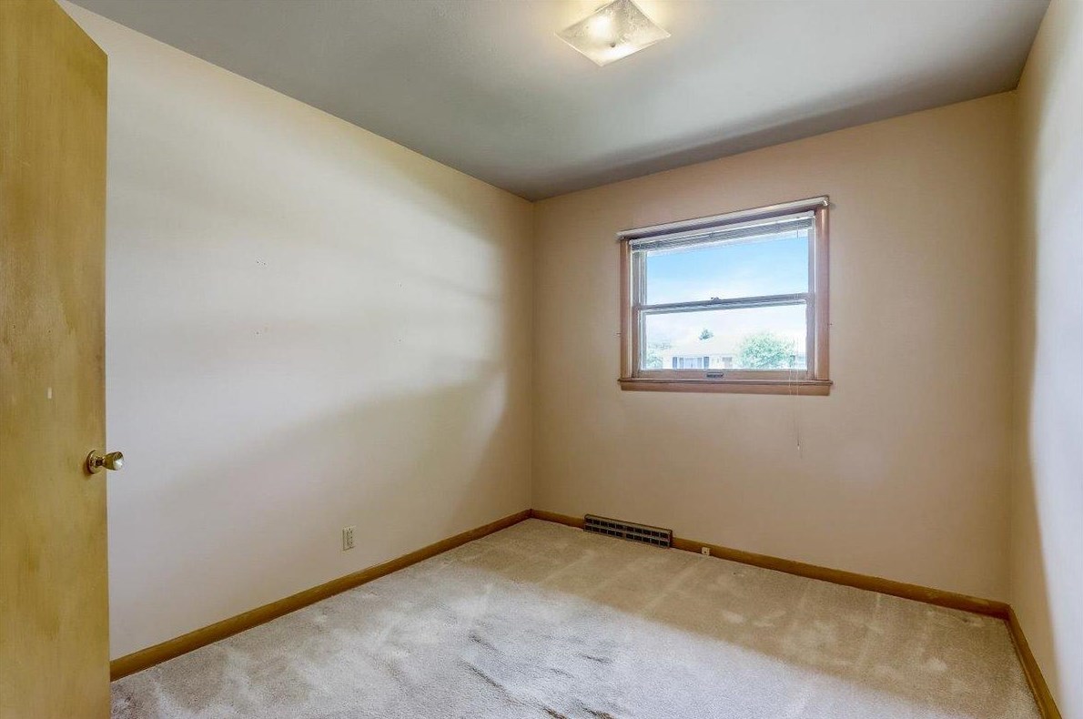 5378 Merrill Ave, Cudahy WI  53110-2112 exterior