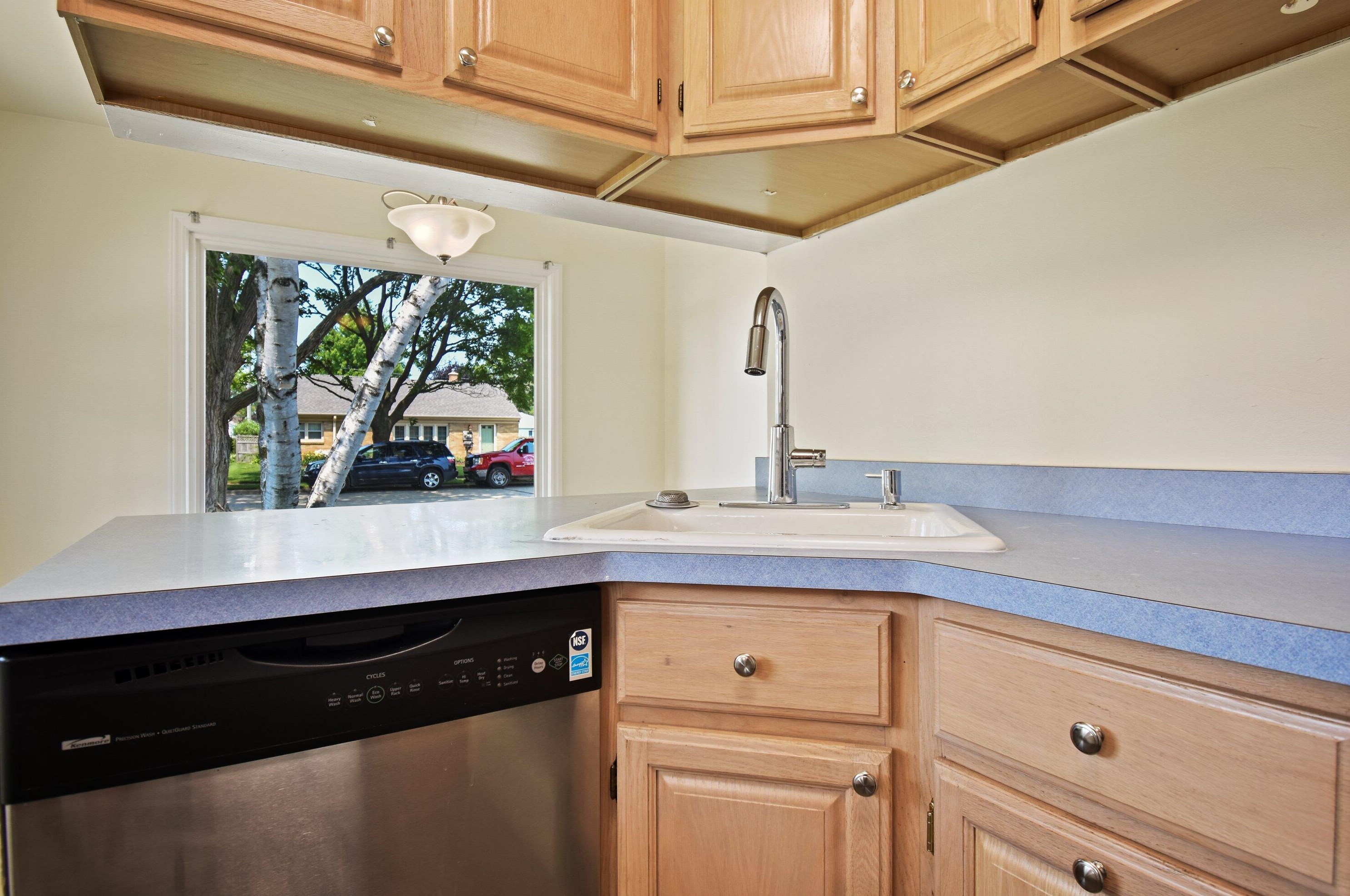 809 Willmor St, Racine WI  53402-4085 exterior