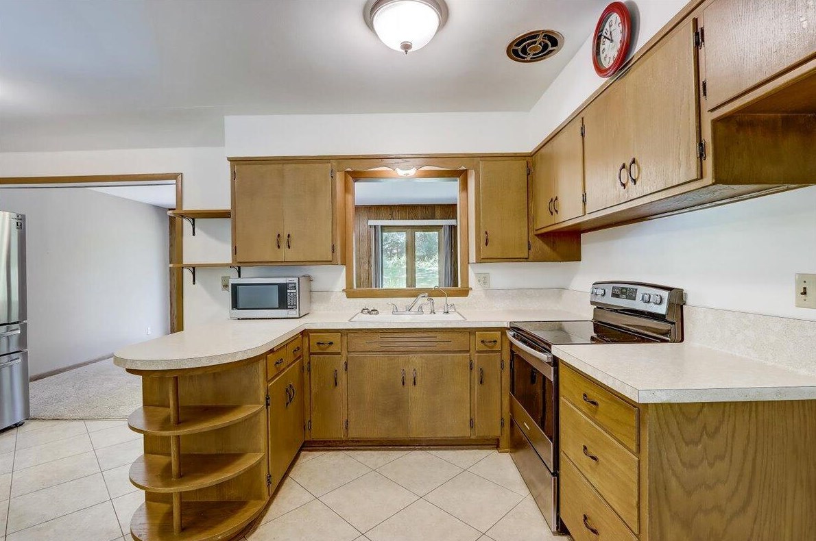 3925 169th St, Brookfield WI  53005-2149 exterior