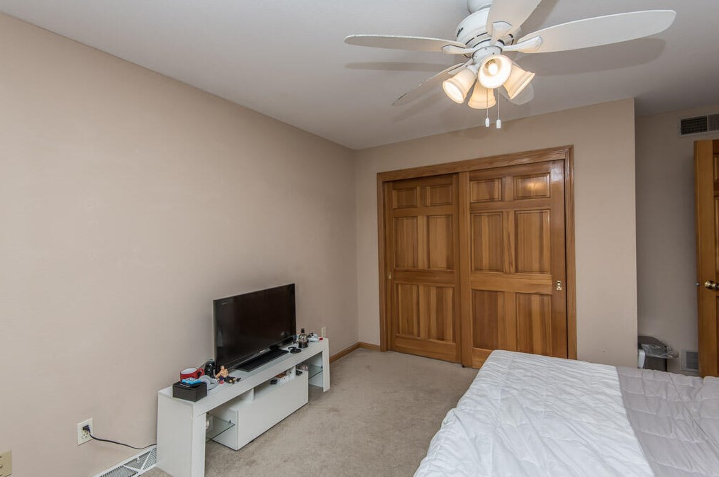 6210 Elaine Ave, Cudahy WI  53110-2919 exterior