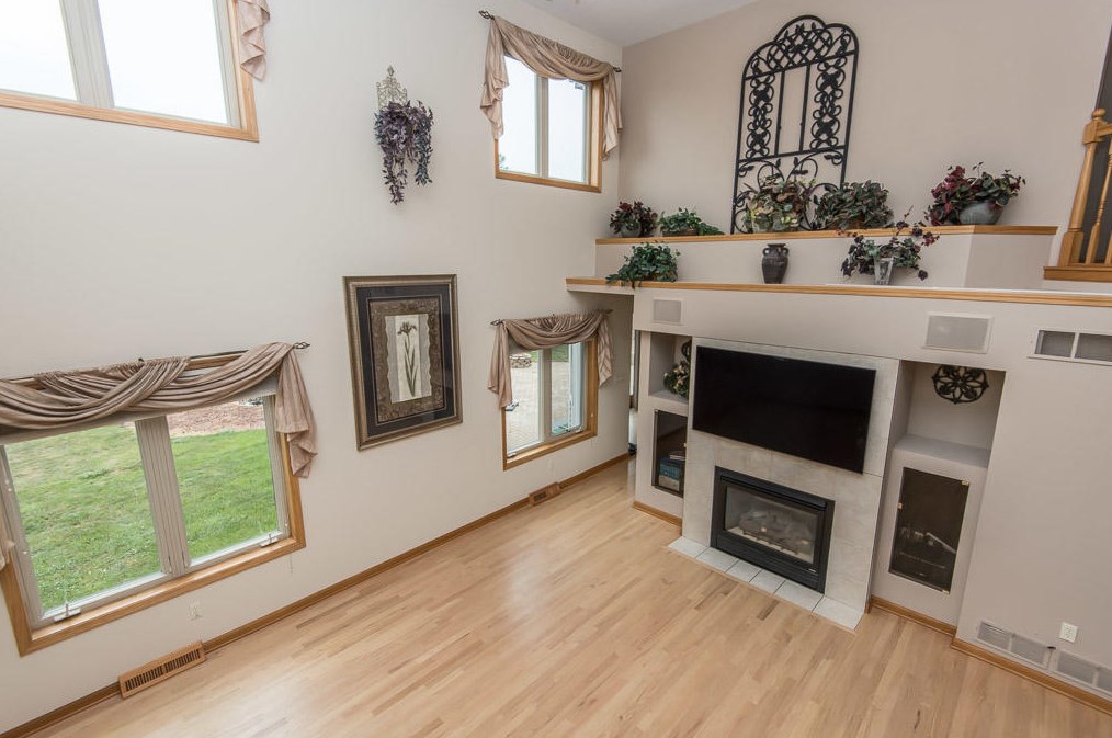 6210 Elaine Ave, Cudahy WI  53110-2919 exterior