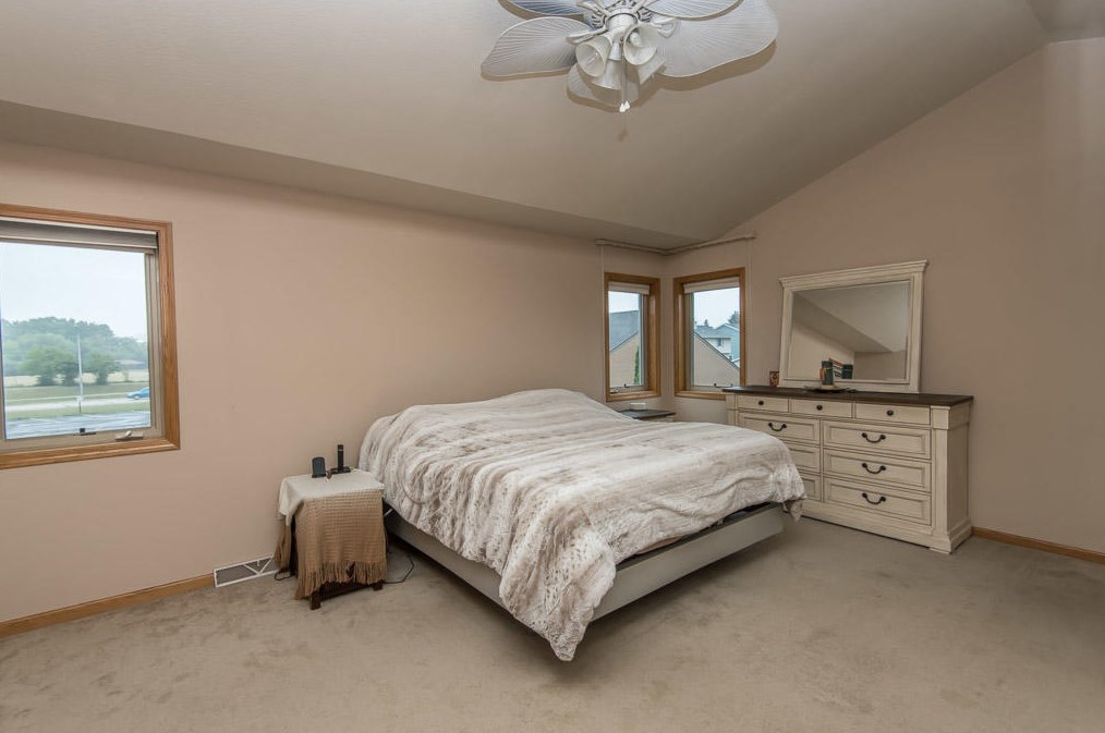 6210 Elaine Ave, Cudahy WI  53110-2919 exterior