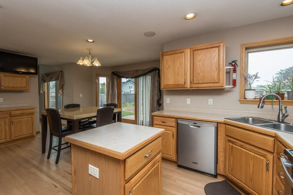 6210 Elaine Ave, Cudahy WI  53110-2919 exterior