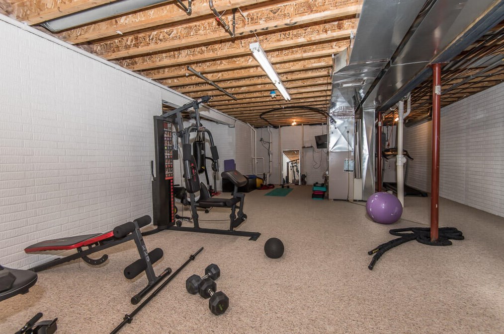 6210 Elaine Ave, Cudahy WI  53110-2919 exterior