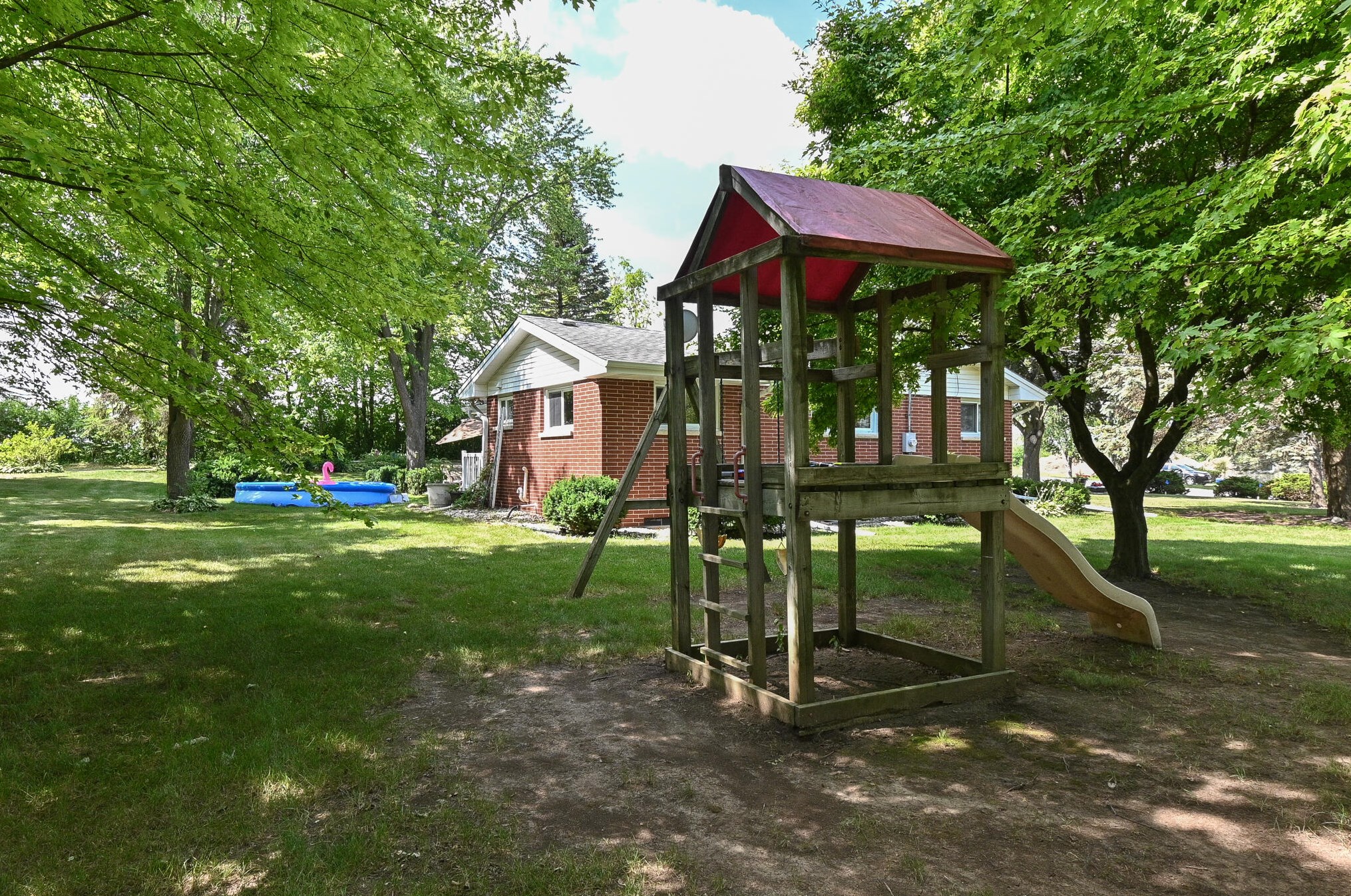 7460 49th St, Hales Corners WI  53132-9443 exterior