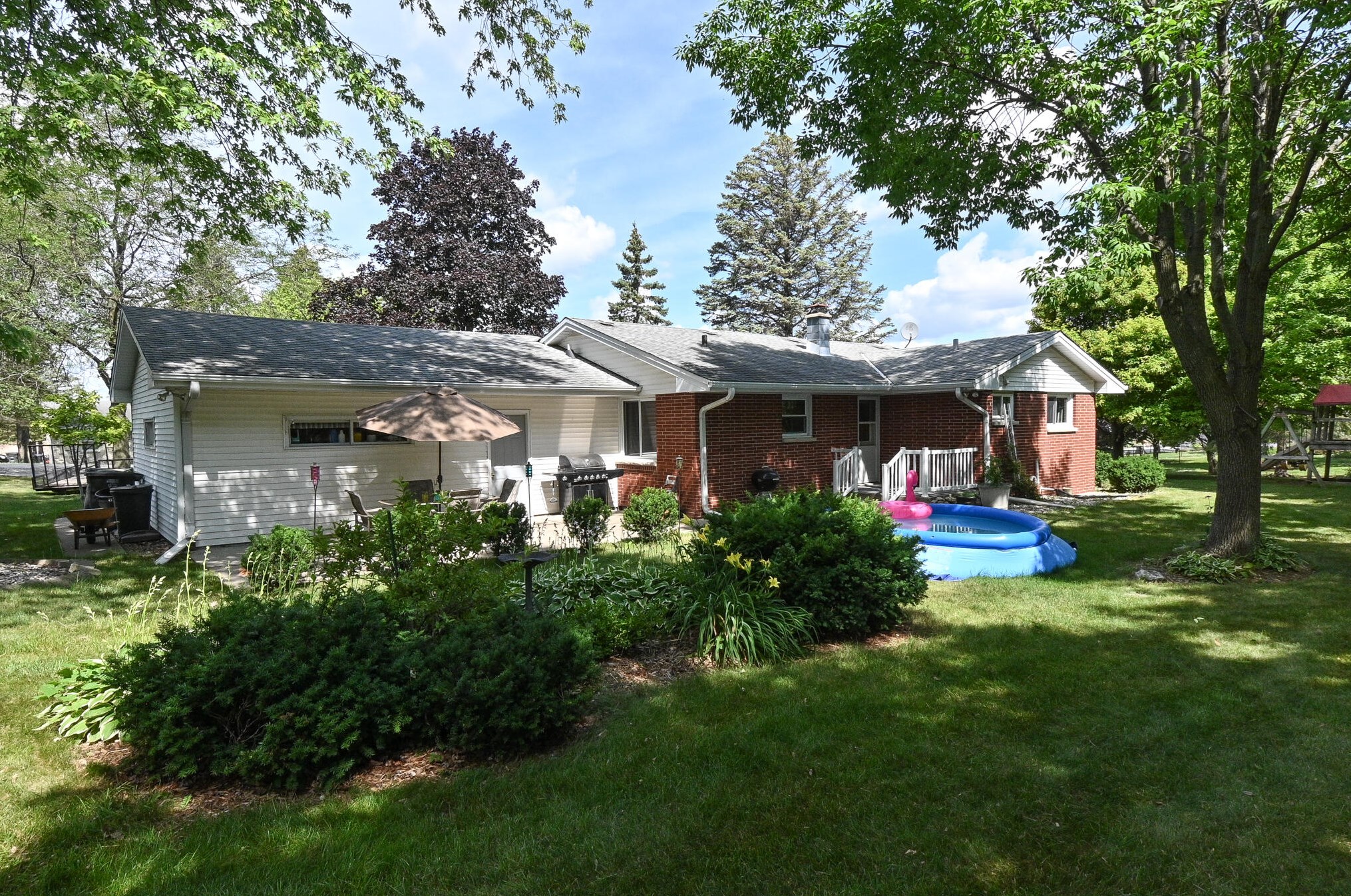 7460 49th St, Hales Corners WI  53132-9443 exterior