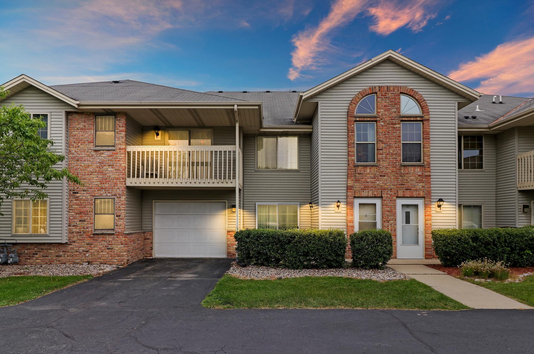 3651 Barbara Ct, Oak Creek WI  53154-8025 exterior