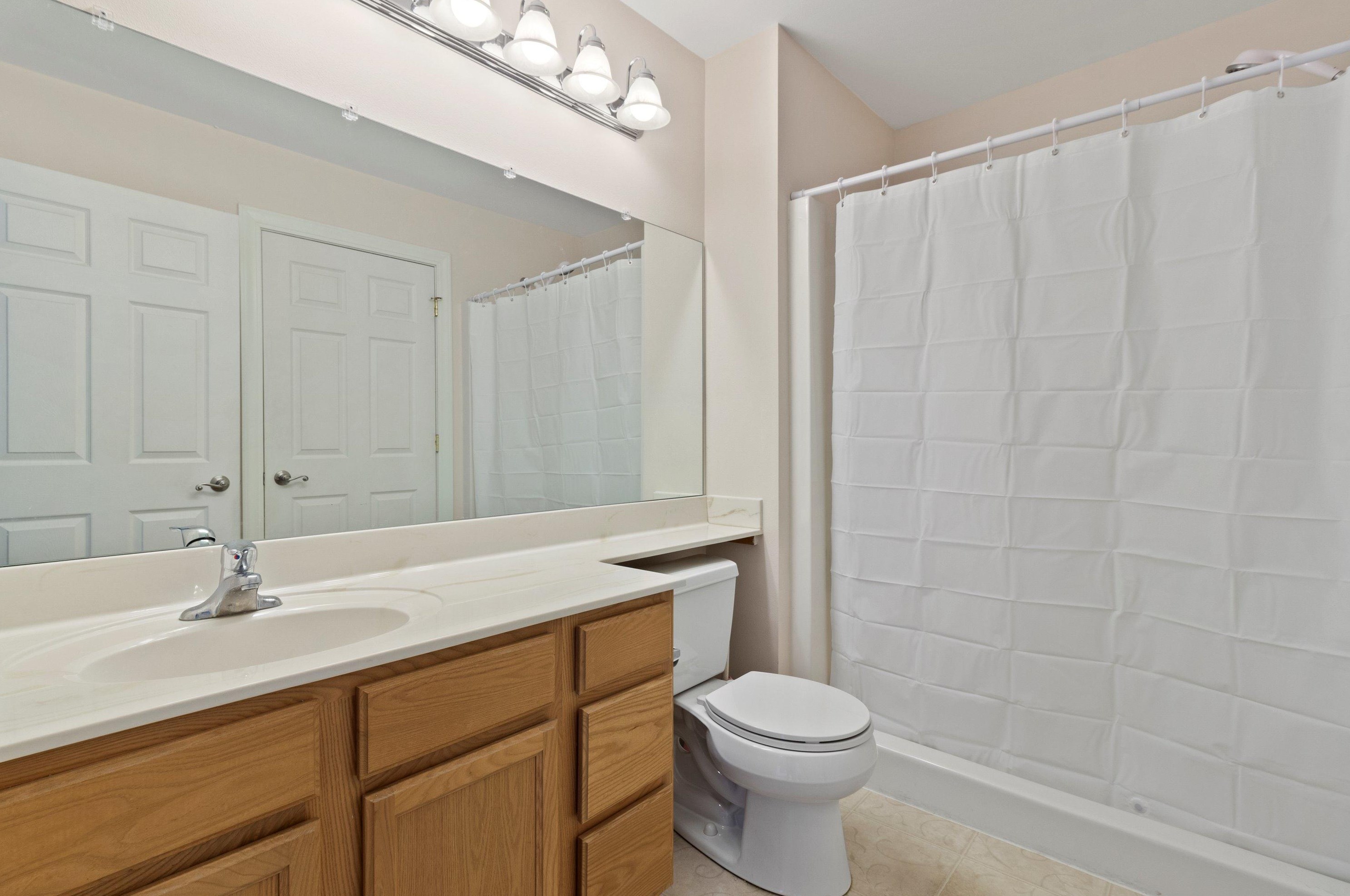 4870 Waterview Ct, Milwaukee WI 53220-4856 exterior