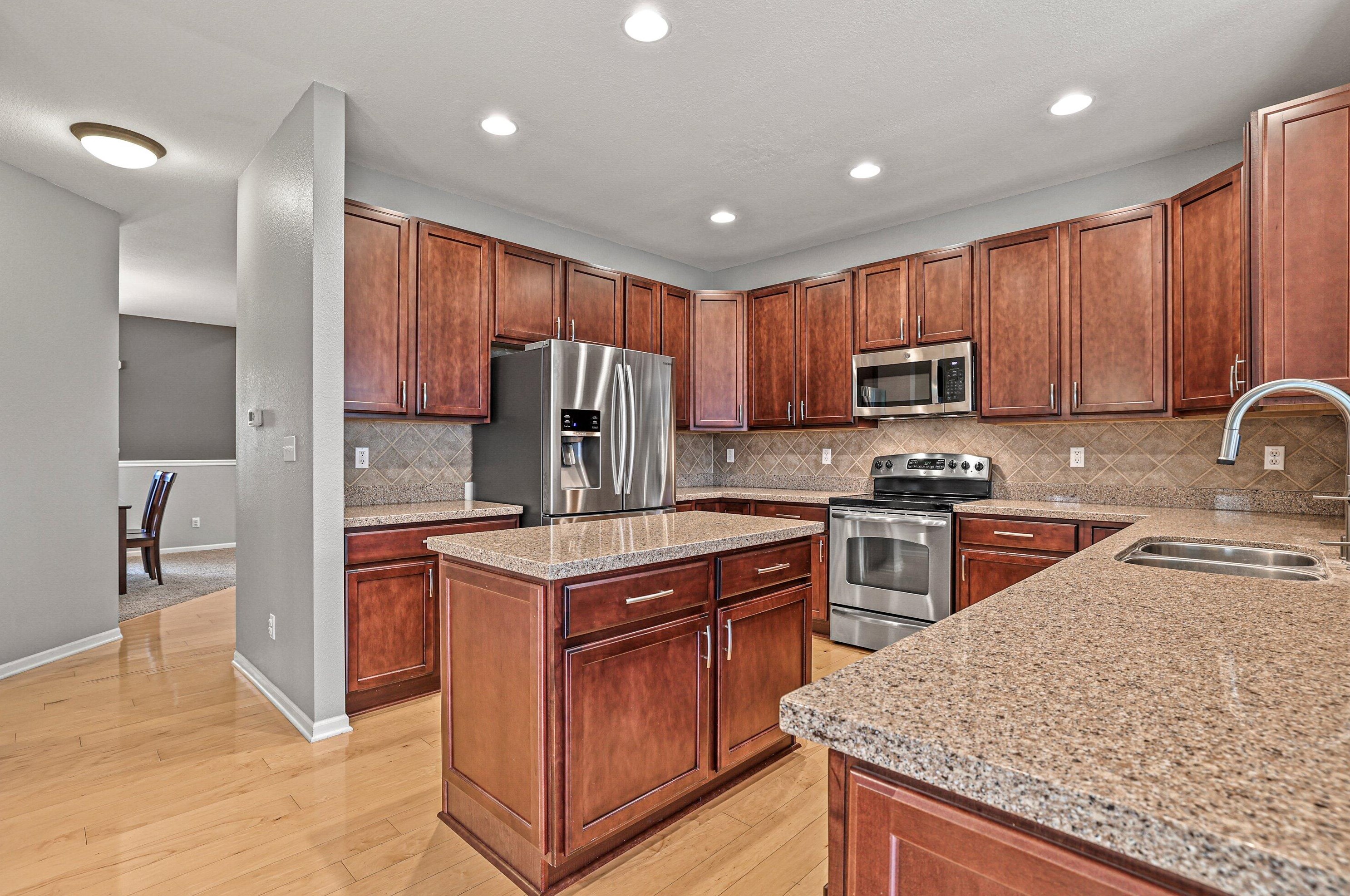 1967 Pawnee Dr, Grafton WI  53024-2830 exterior