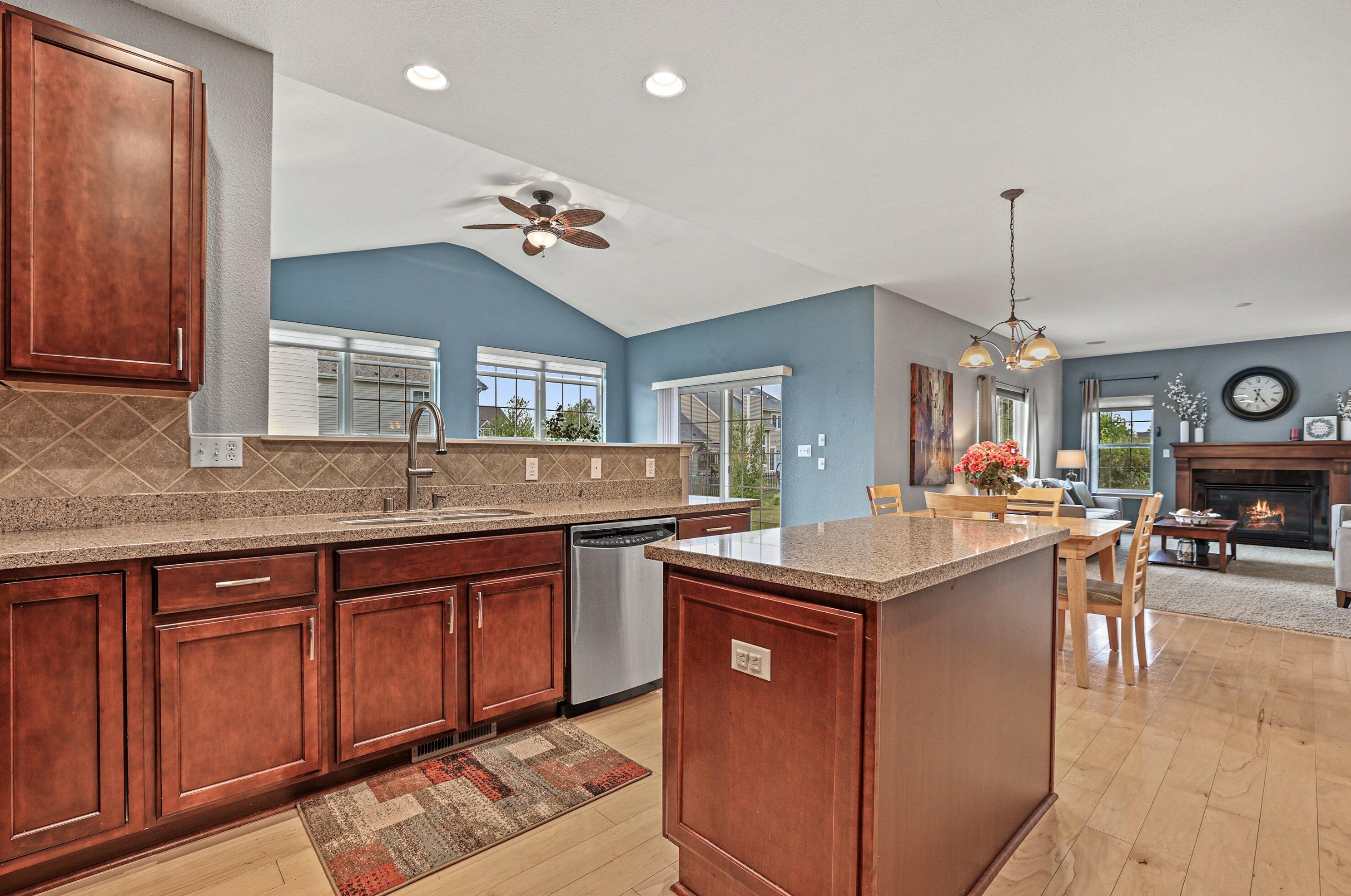 1967 Pawnee Dr, Grafton WI  53024-2830 exterior