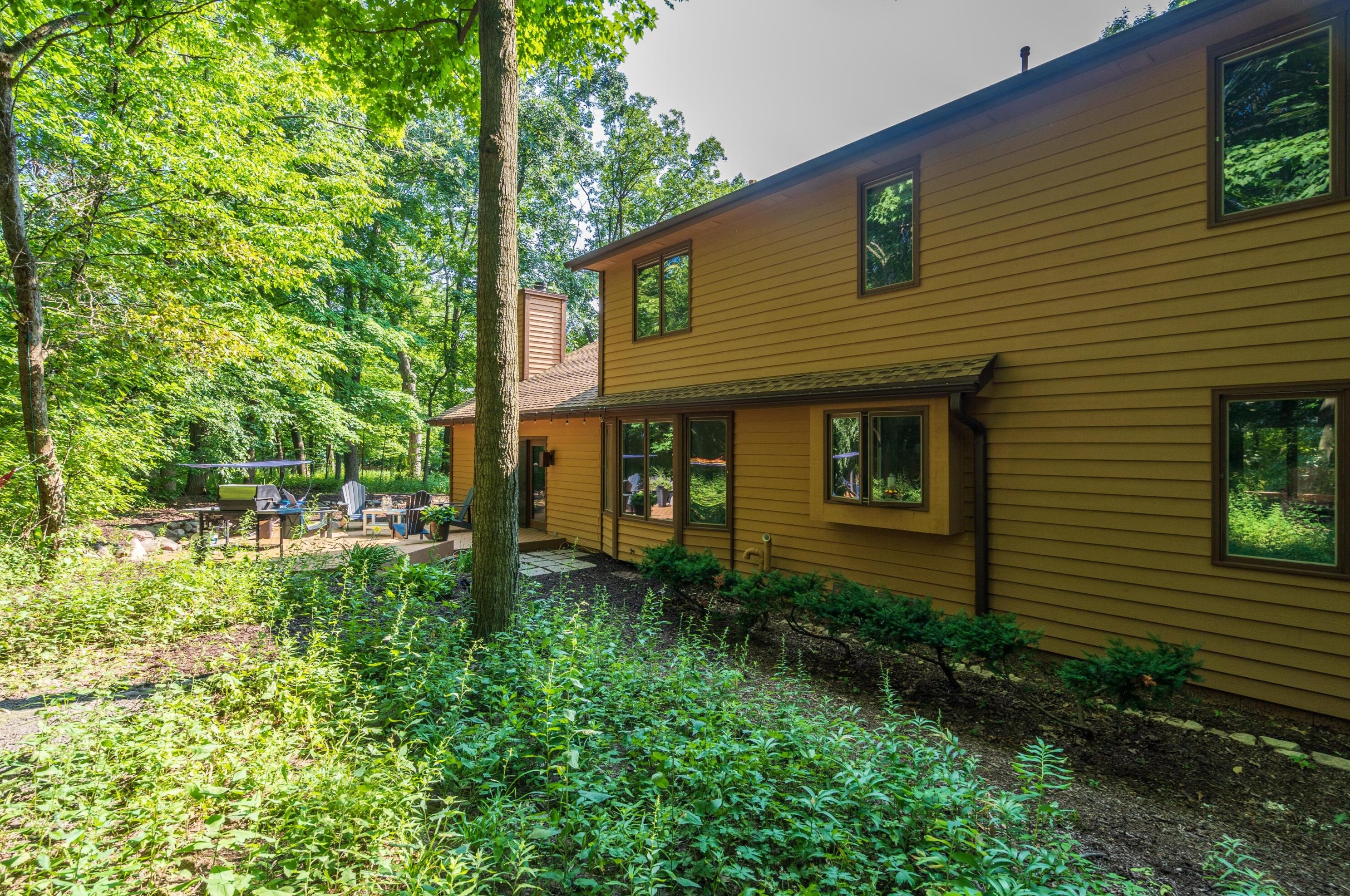 940 Satinwood Ct, Brookfield WI  53005-6852 exterior