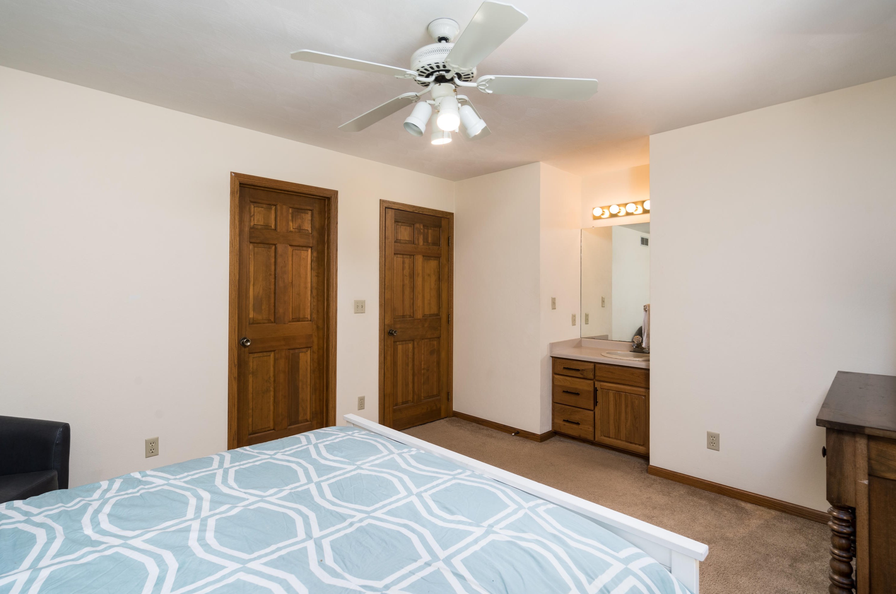 940 Satinwood Ct, Brookfield WI  53005-6852 exterior