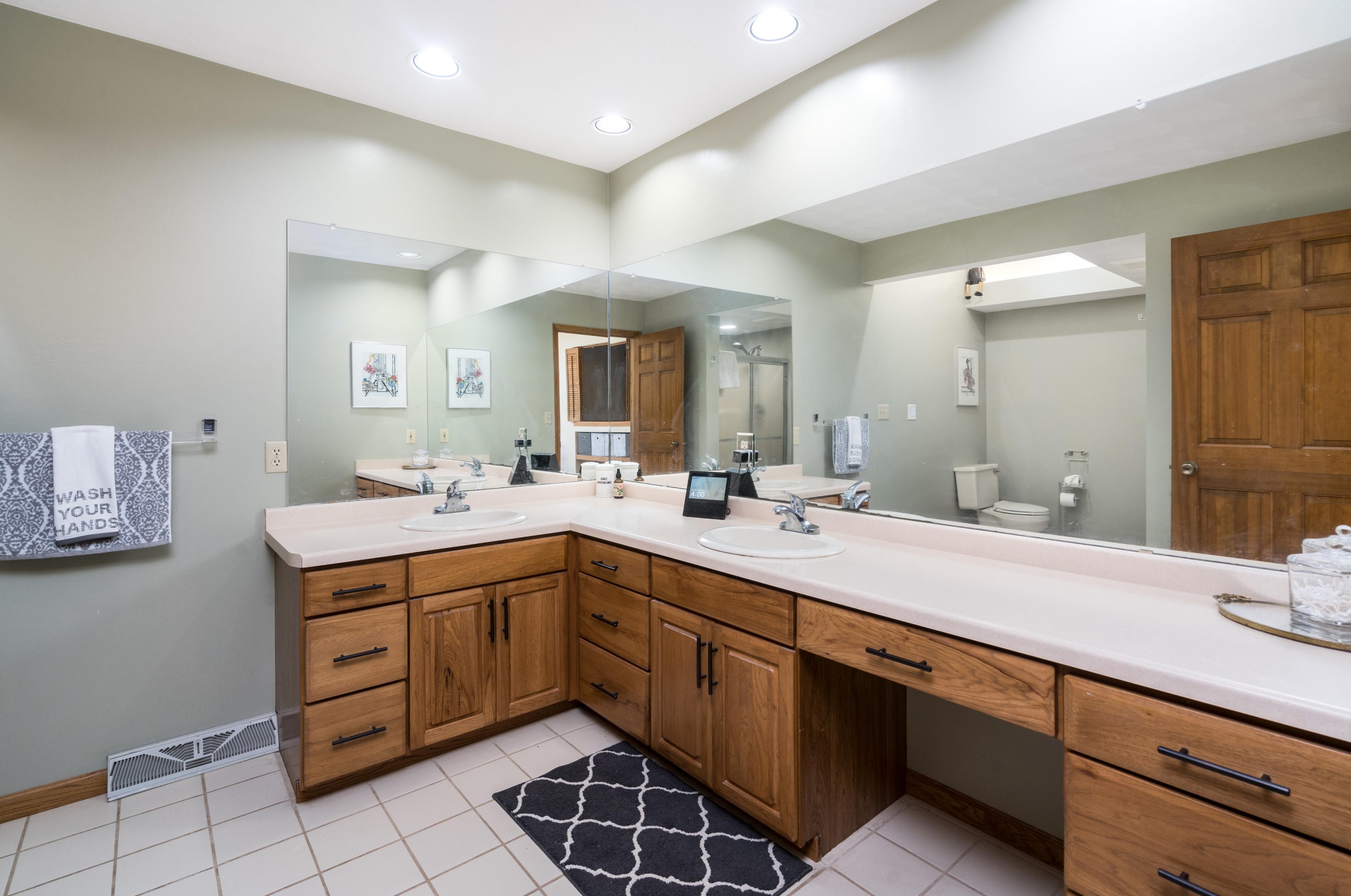 940 Satinwood Ct, Brookfield WI  53005-6852 exterior