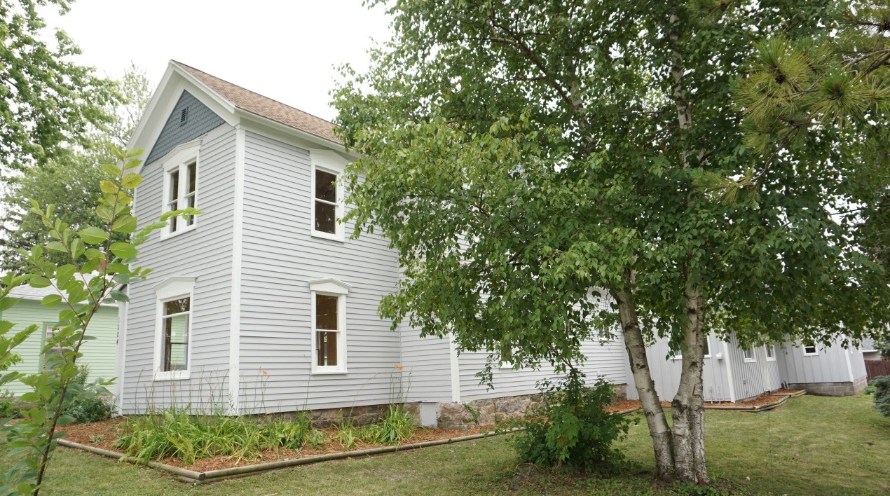 1024 New St, Union Grove WI  53182-1108 exterior