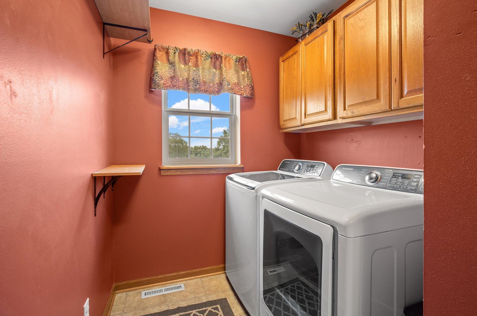 812 Andover Dr, Eagle WI  53119-2274 exterior