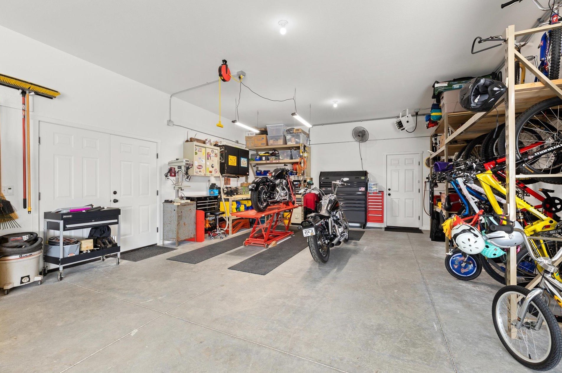 805 Westwind Dr, Eagle WI  53119 exterior