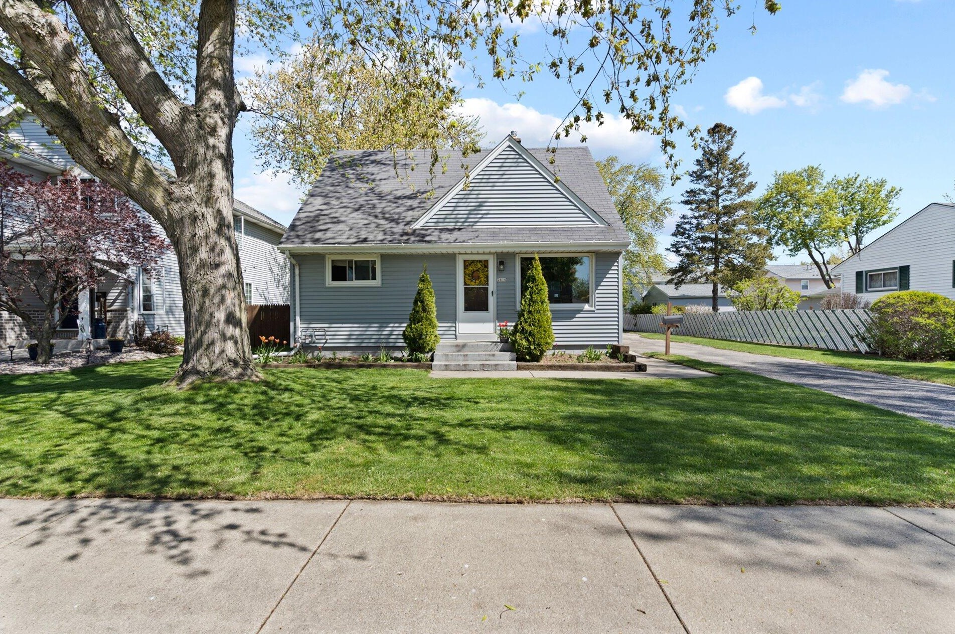 2616 Vogel Ave, Cudahy WI  53110-1826 exterior