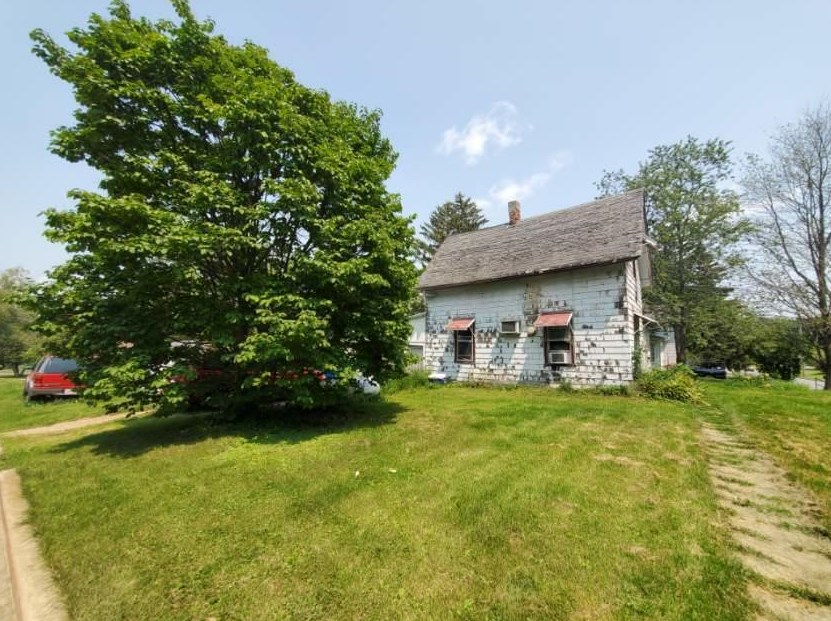 624 Broadway St, Viroqua WI  54665-1213 exterior