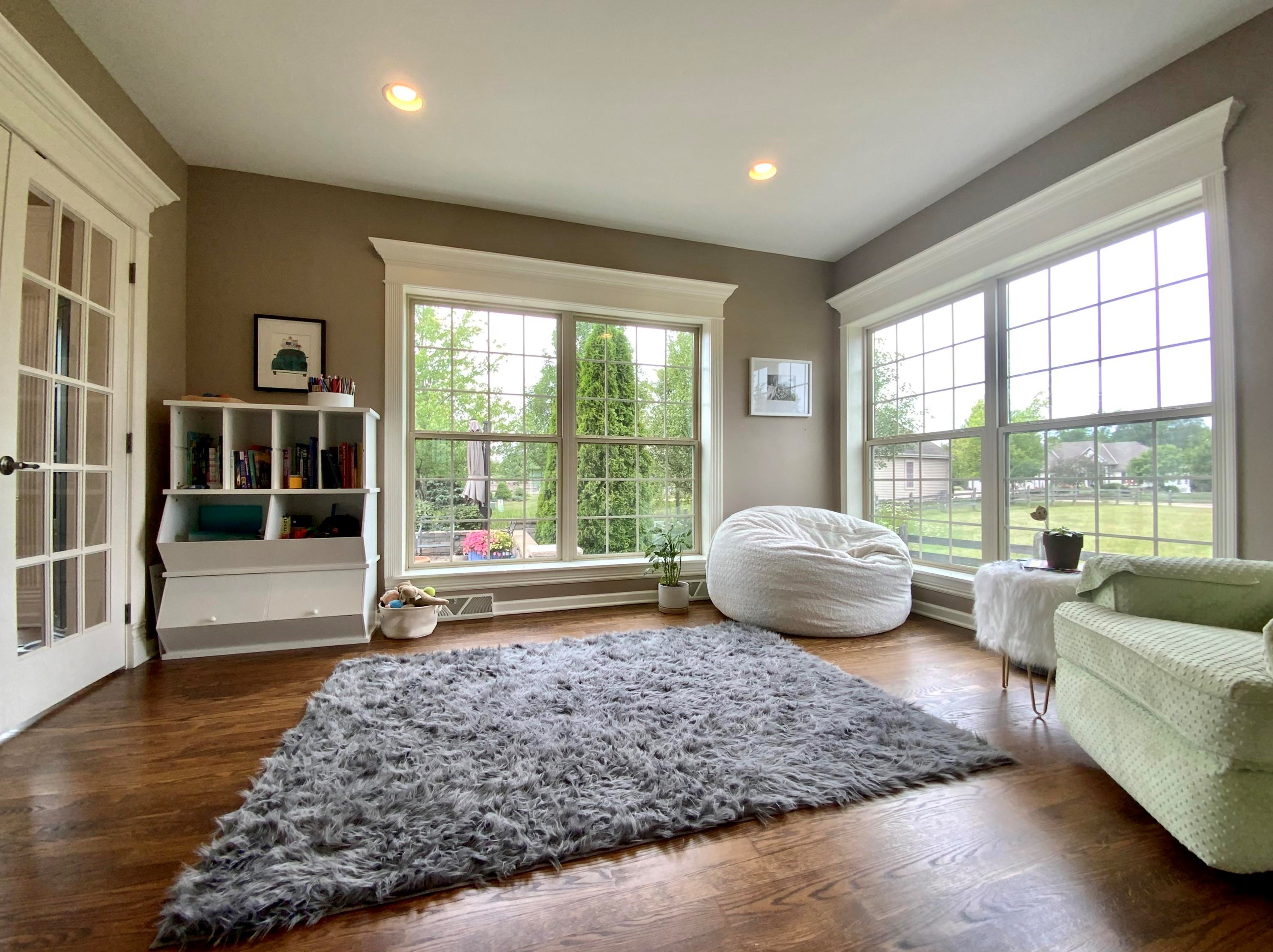 7957 Lakeview Dr, Hales Corners WI  53132-7910 exterior