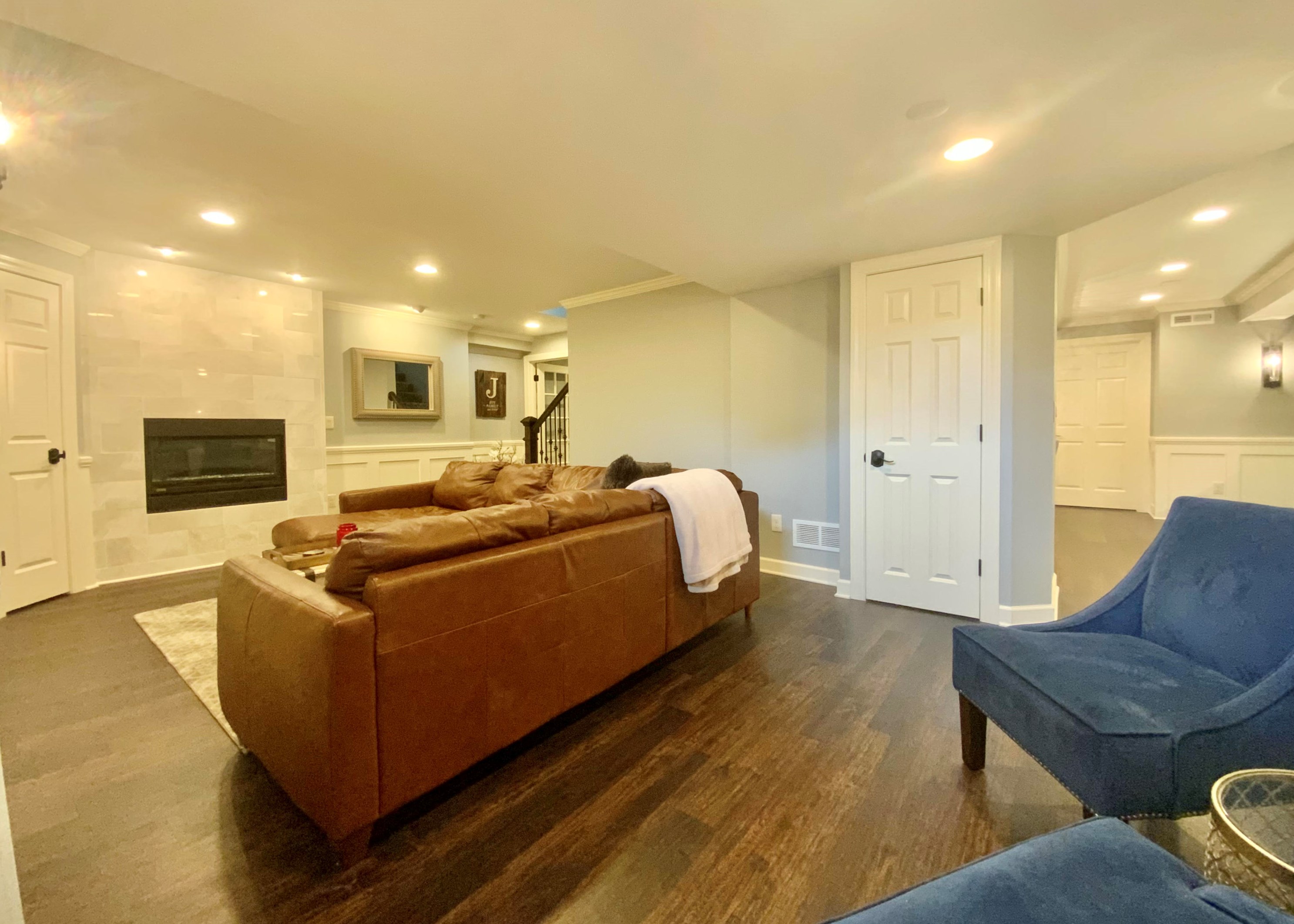 7957 Lakeview Dr, Hales Corners WI  53132-7910 exterior