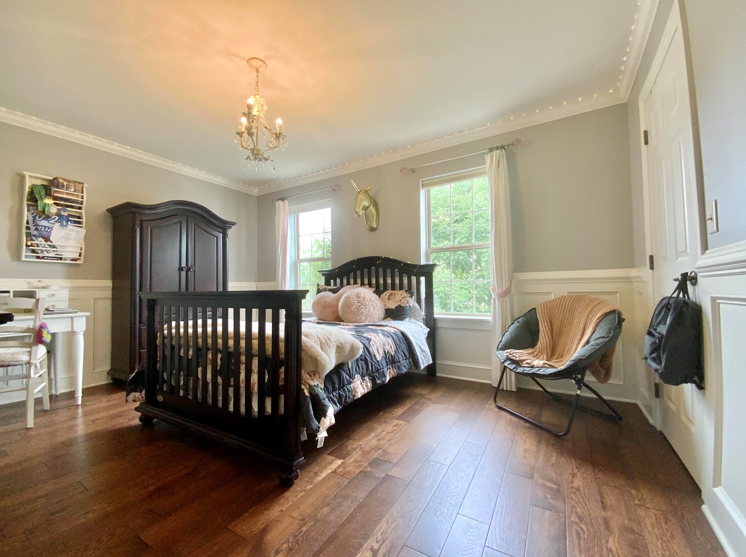 7957 Lakeview Dr, Hales Corners WI  53132-7910 exterior