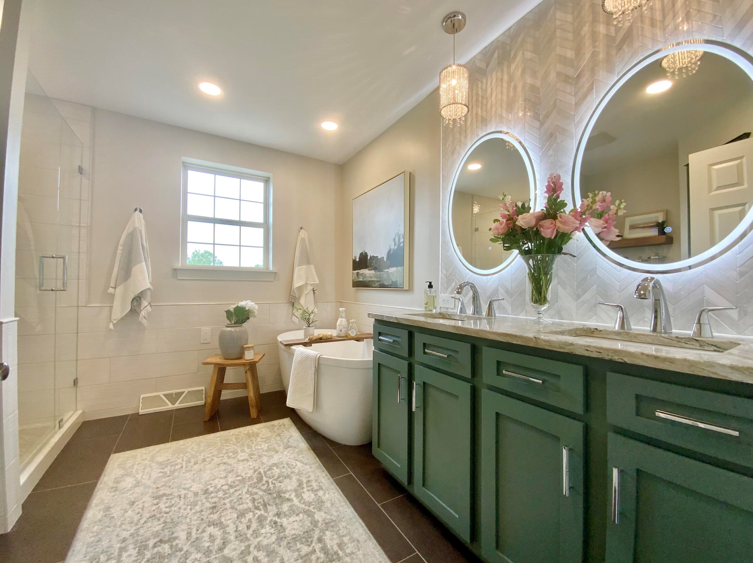 7957 Lakeview Dr, Hales Corners WI  53132-7910 exterior