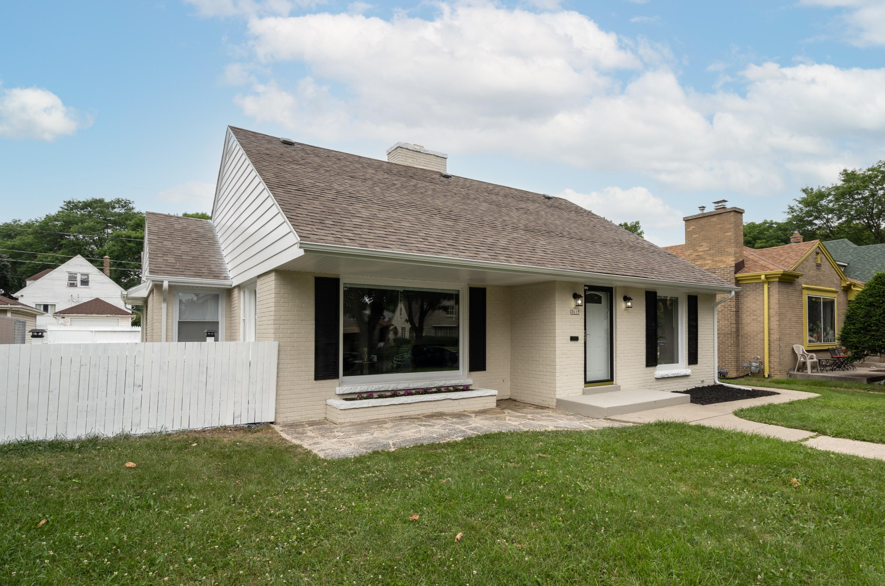 3619 54th Blvd, Milwaukee WI  53216-2805 exterior