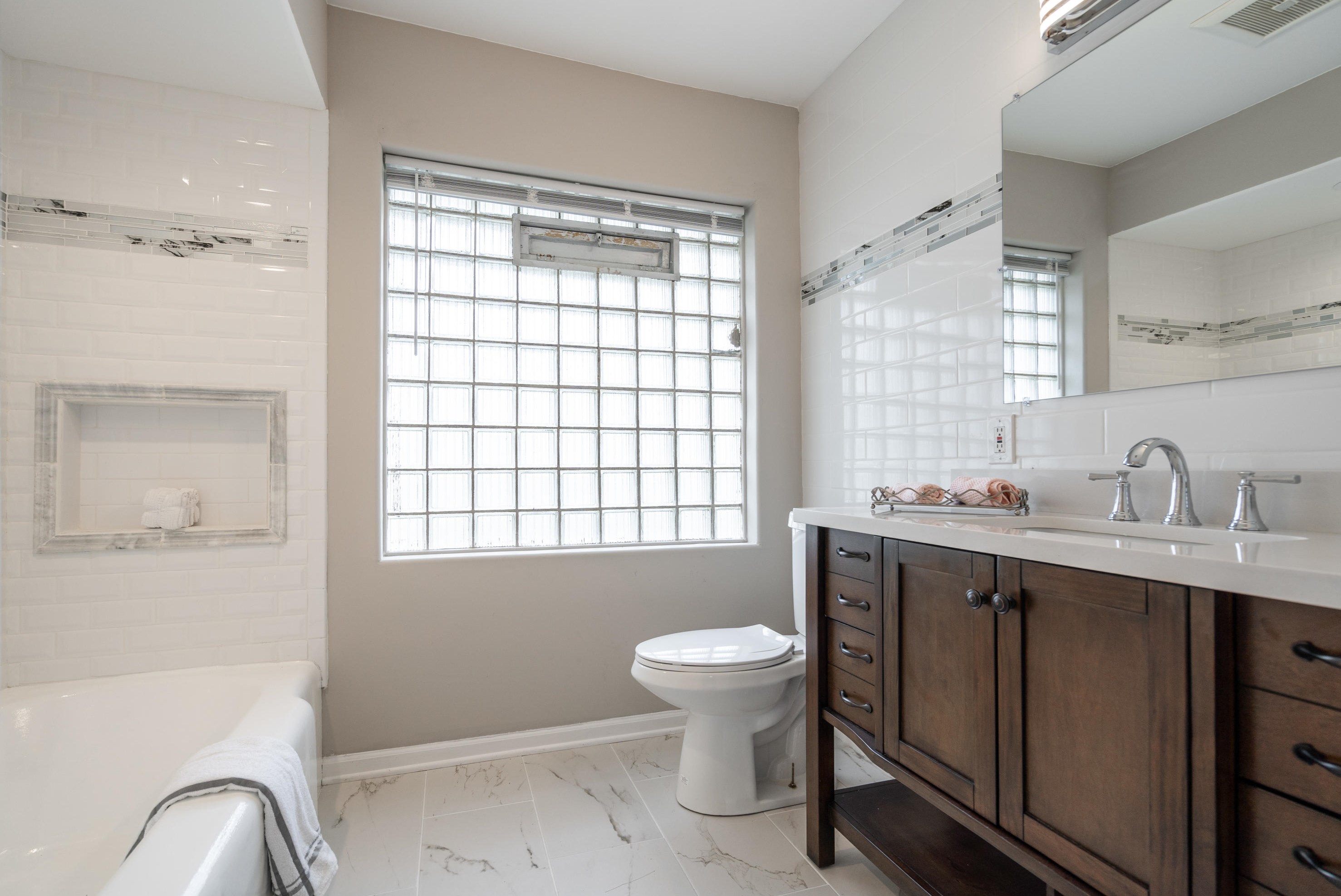 3619 54th Blvd, Milwaukee WI  53216-2805 exterior