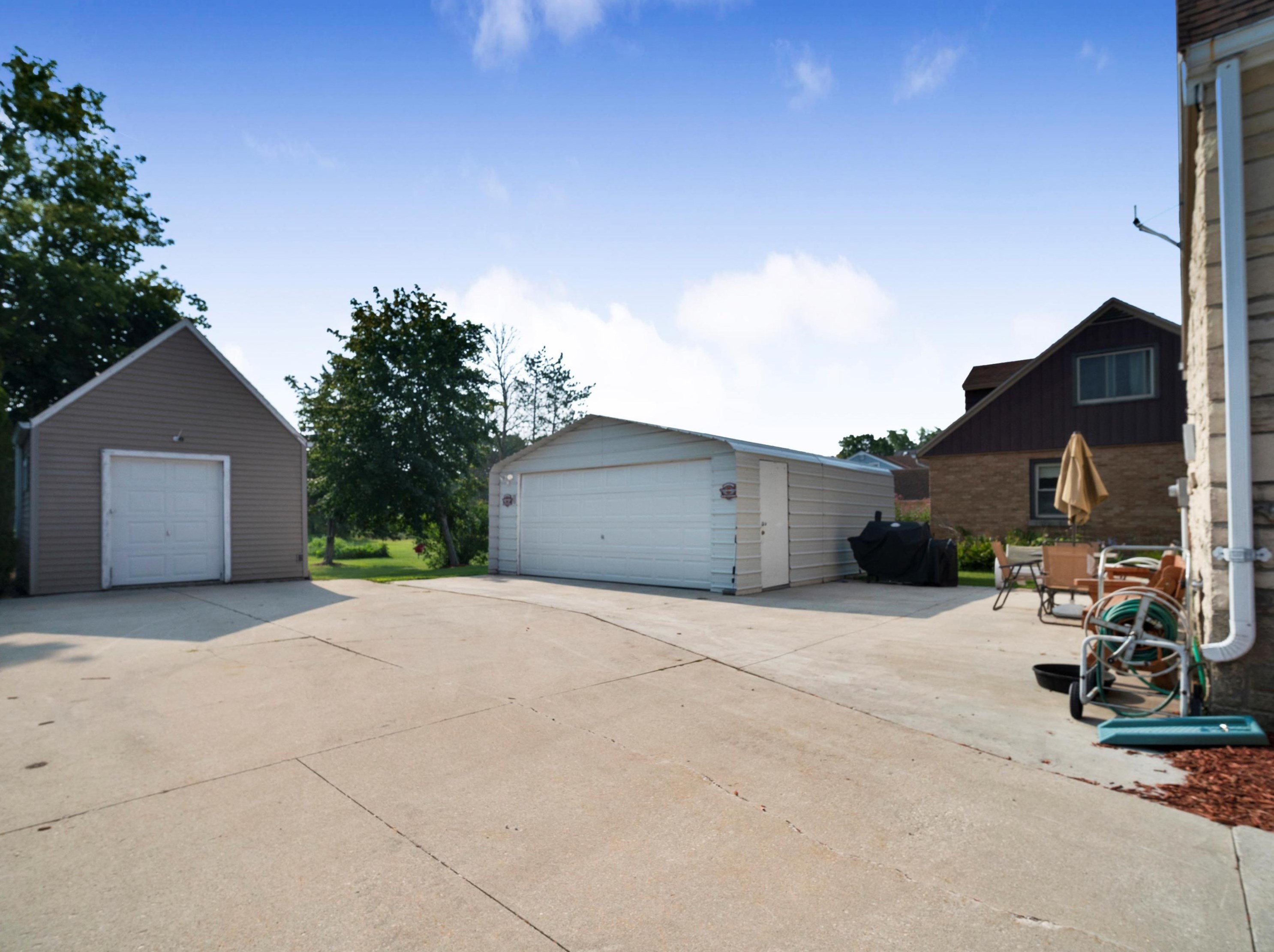 337 North St, Plymouth WI 53073-1227 exterior